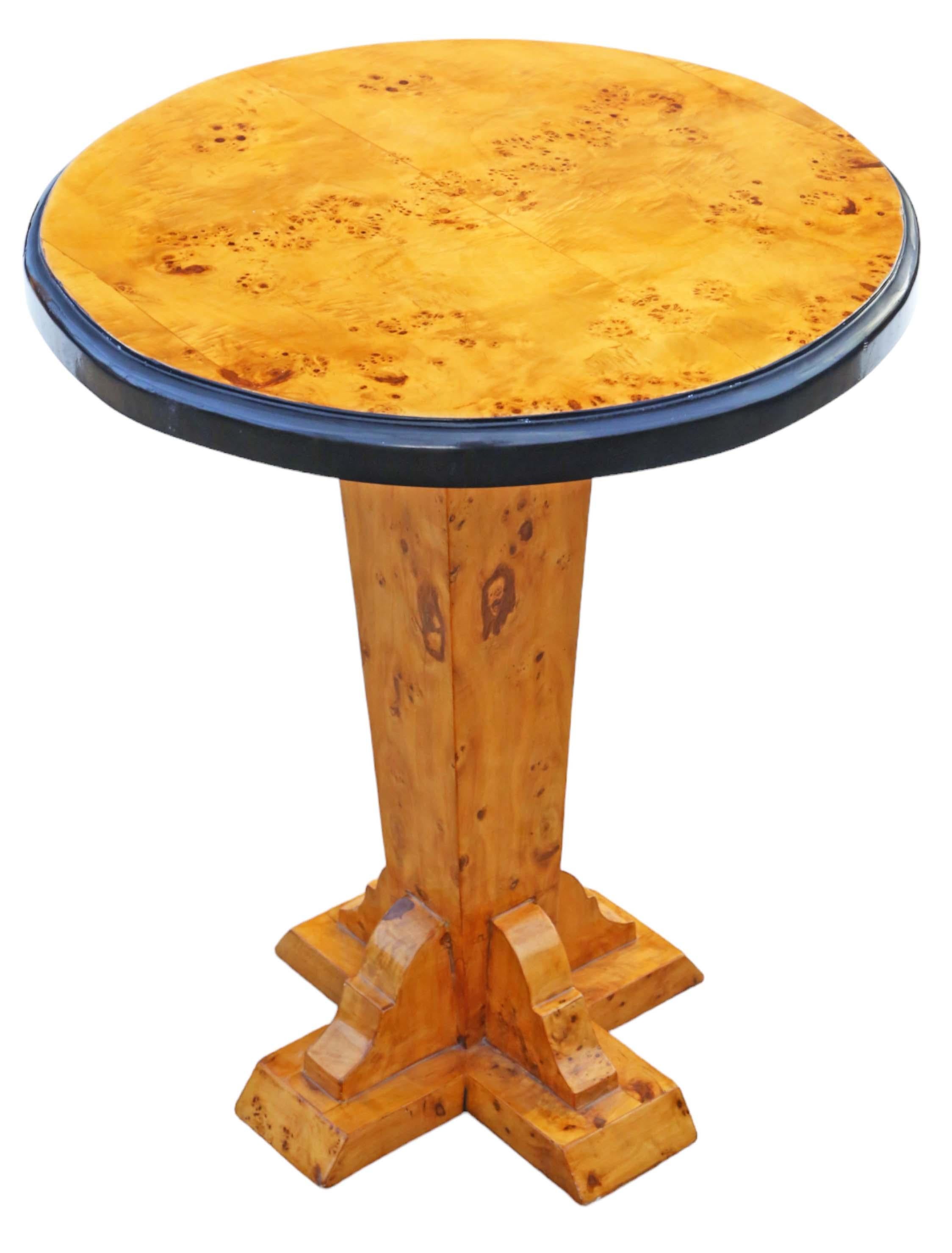 Vintage late 20th Century burr yew pedestal lamp or side table In Good Condition For Sale In Wisbech, Cambridgeshire