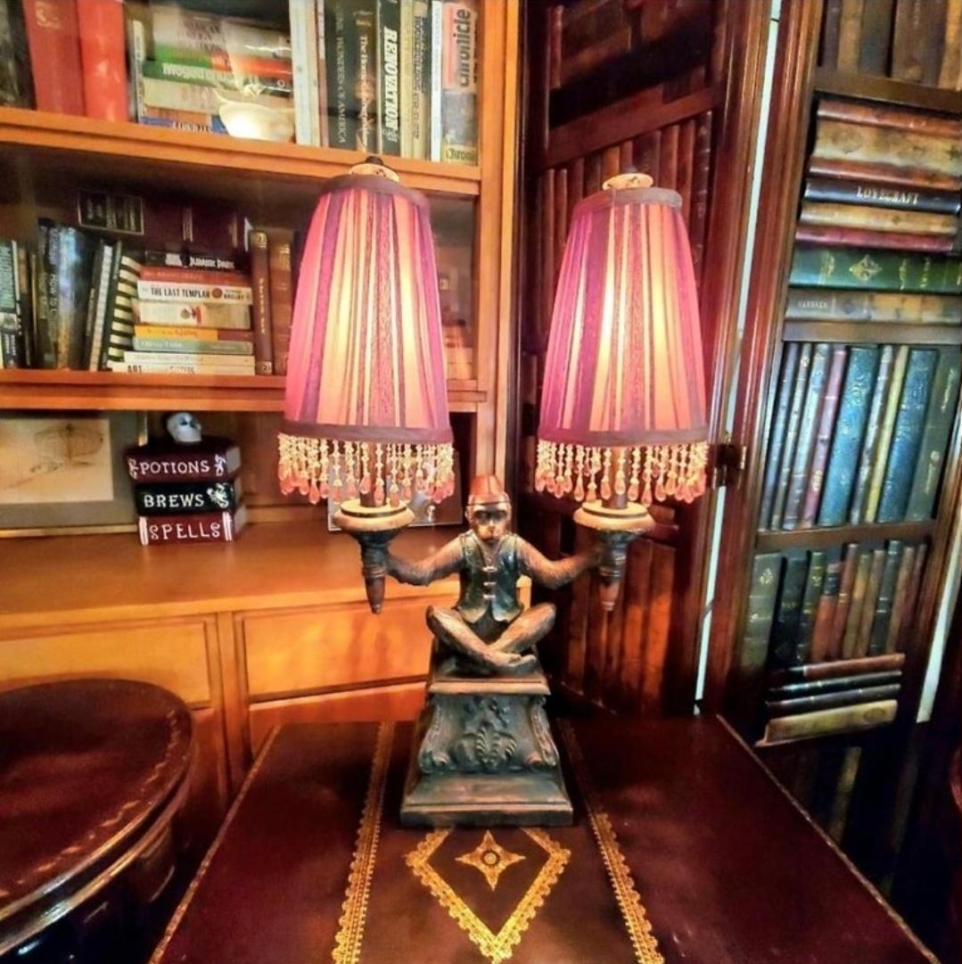 Vintage Ende des 20. Jahrhunderts Maitland Smith Bellhop Monkey Dual Lampe im Zustand „Gut“ im Angebot in Waxahachie, TX