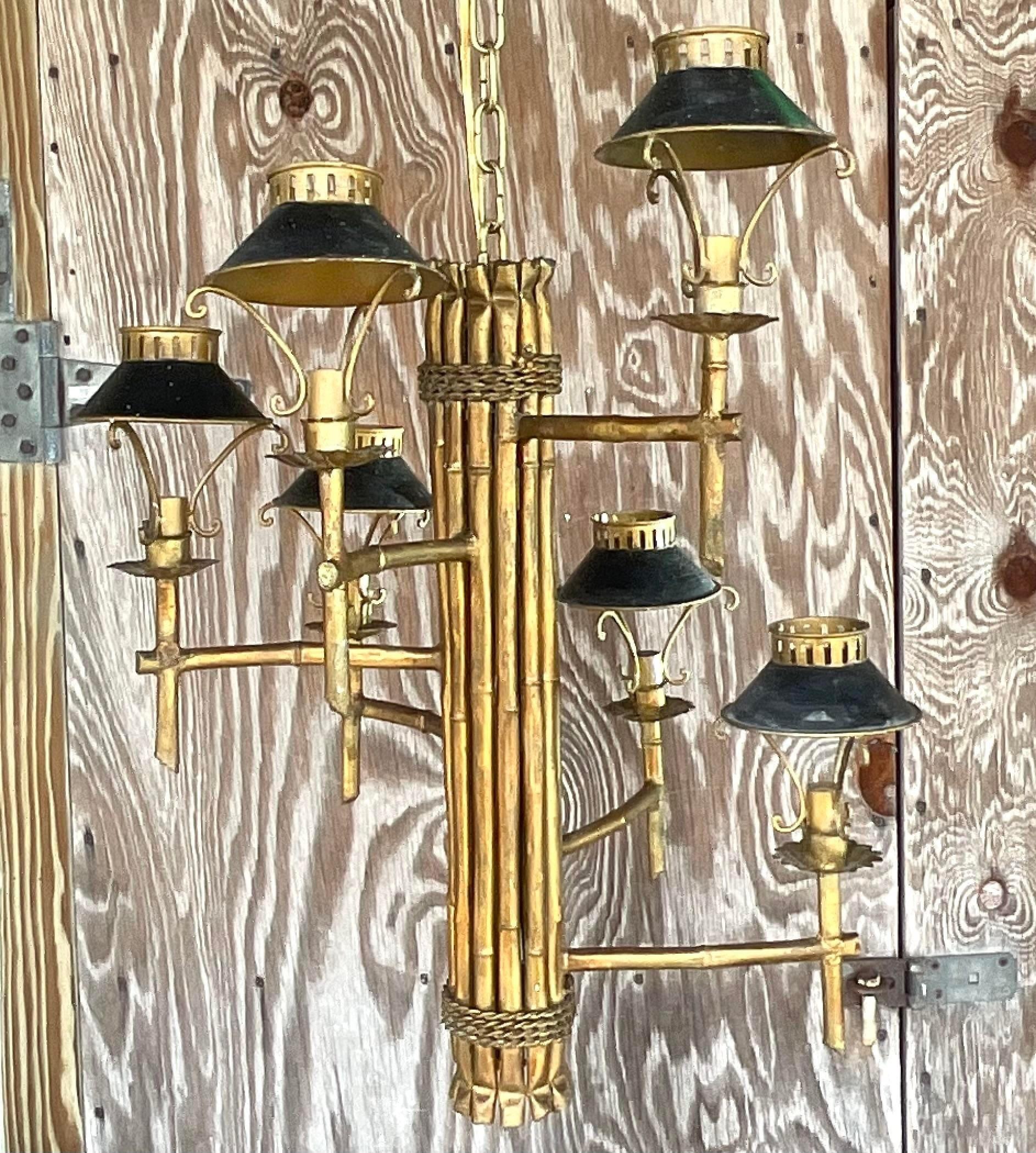 Vintage Ende des 20. Jahrhunderts Regency vergoldet Bambus Spirale Kronleuchter (amerikanisch) im Angebot