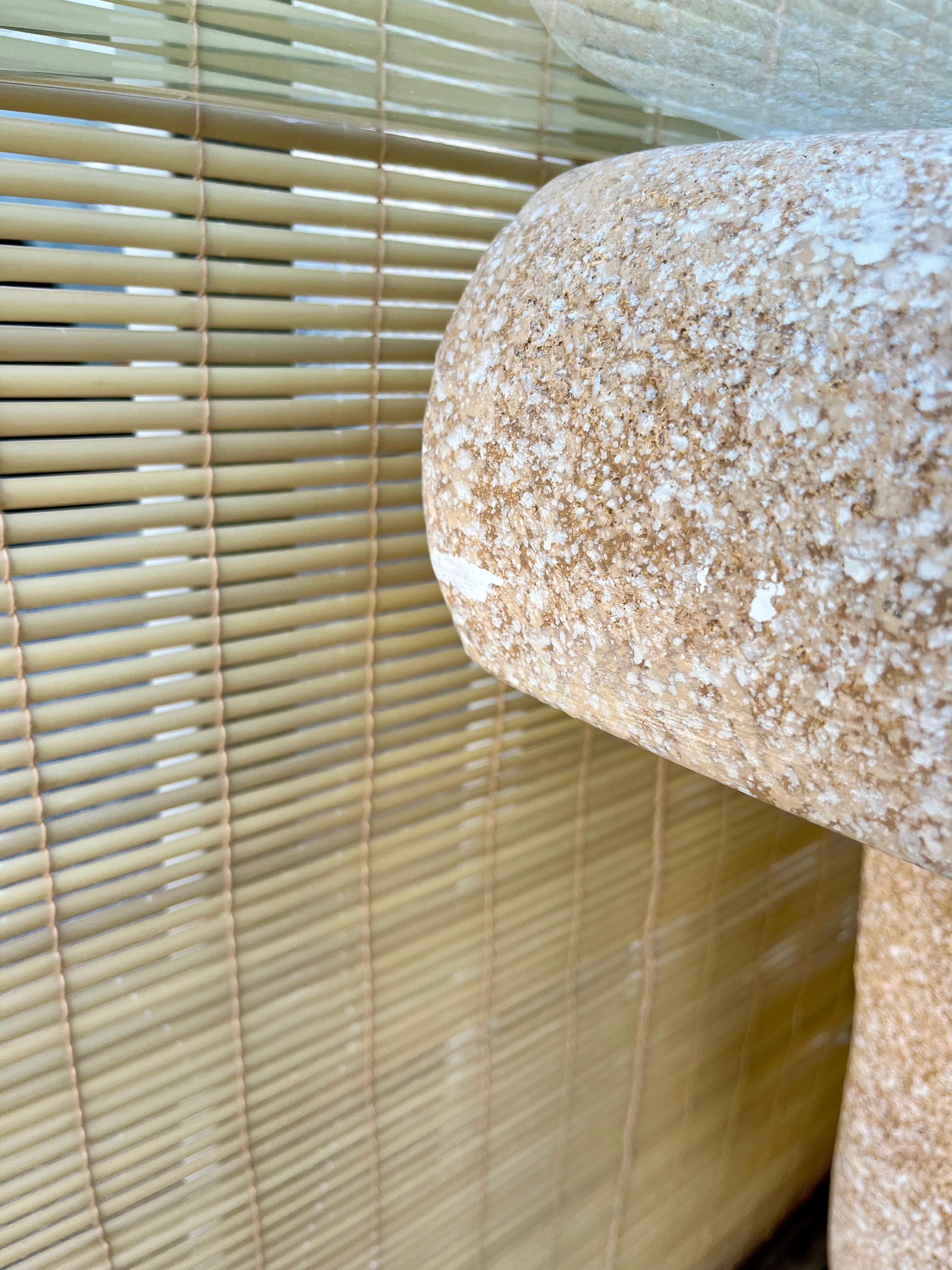 Vintage Late 20th Century Sculptural Faux Stone Konsolentisch W / Glas. C 1980er Jahre im Angebot 4