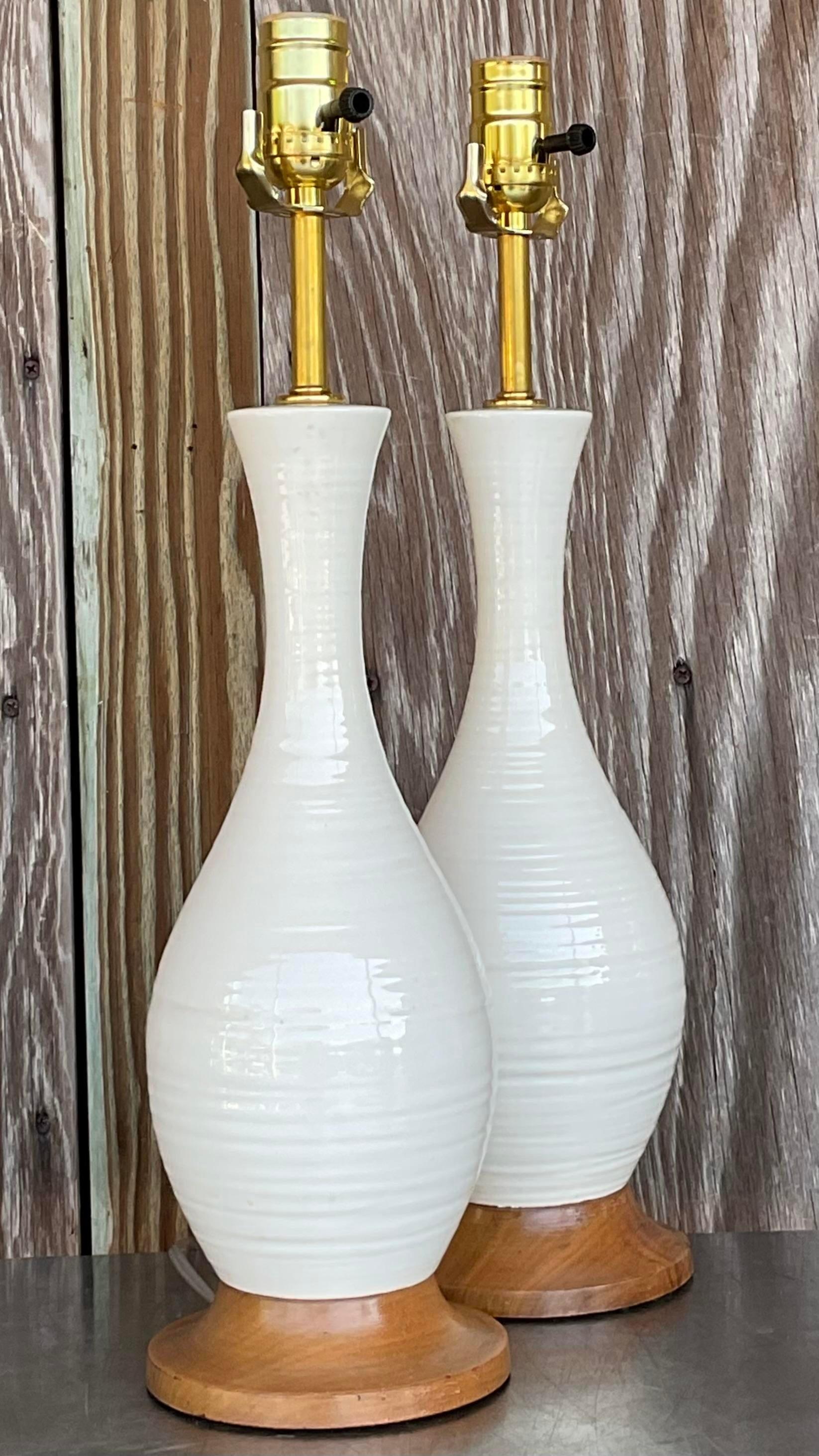 Vintage Late 20th Century Rad gedreht Keramik-Lampen - ein Paar (Moderne der Mitte des Jahrhunderts) im Angebot