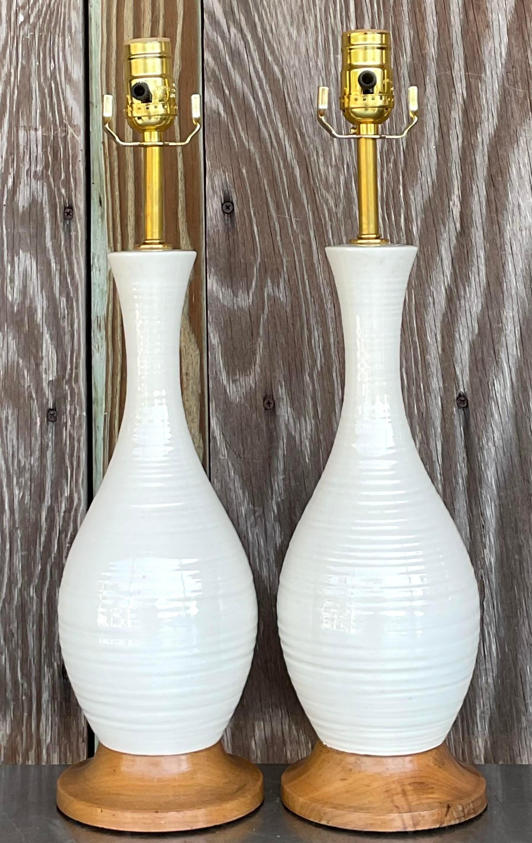 Vintage Late 20th Century Rad gedreht Keramik-Lampen - ein Paar (amerikanisch) im Angebot