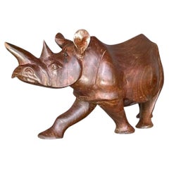 Rinoceronte in legno vintage della fine del XX secolo
