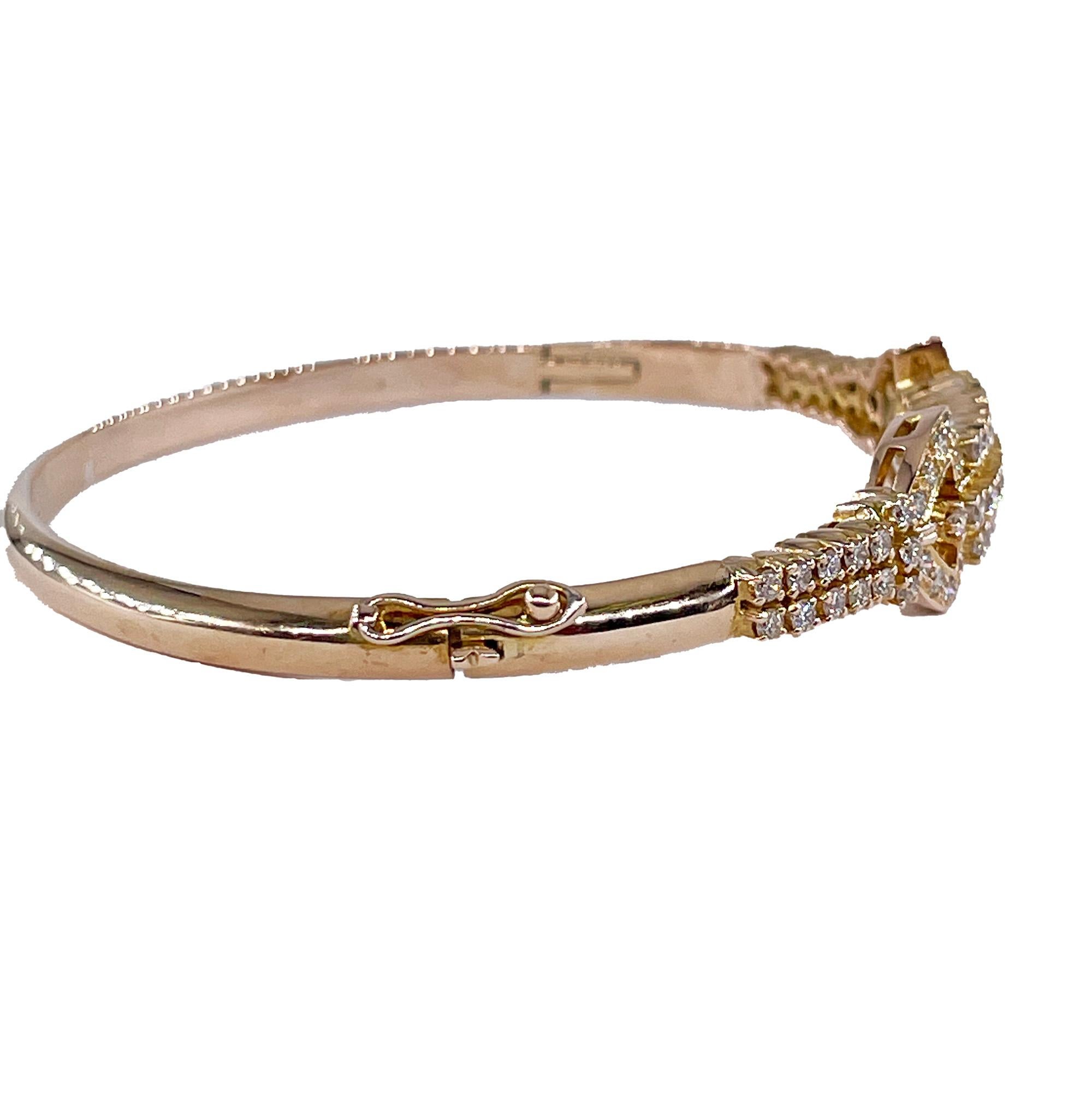 Vintage Late Art Deco 1.50ctw Diamond Bangle Hinged 18K Gold Bracelet In Good Condition For Sale In New York, NY