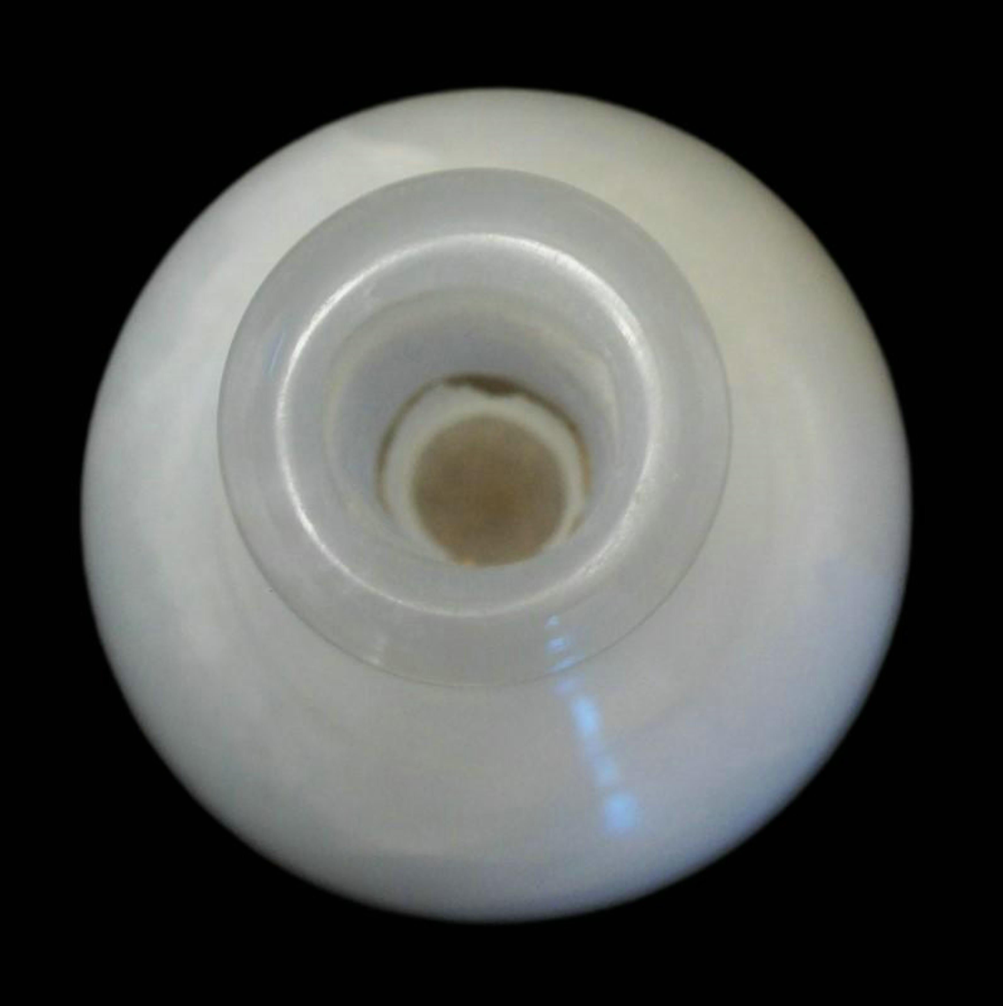 Decanter/bottiglia d'epoca in alabastro tornito - Italia - XX secolo in vendita 1