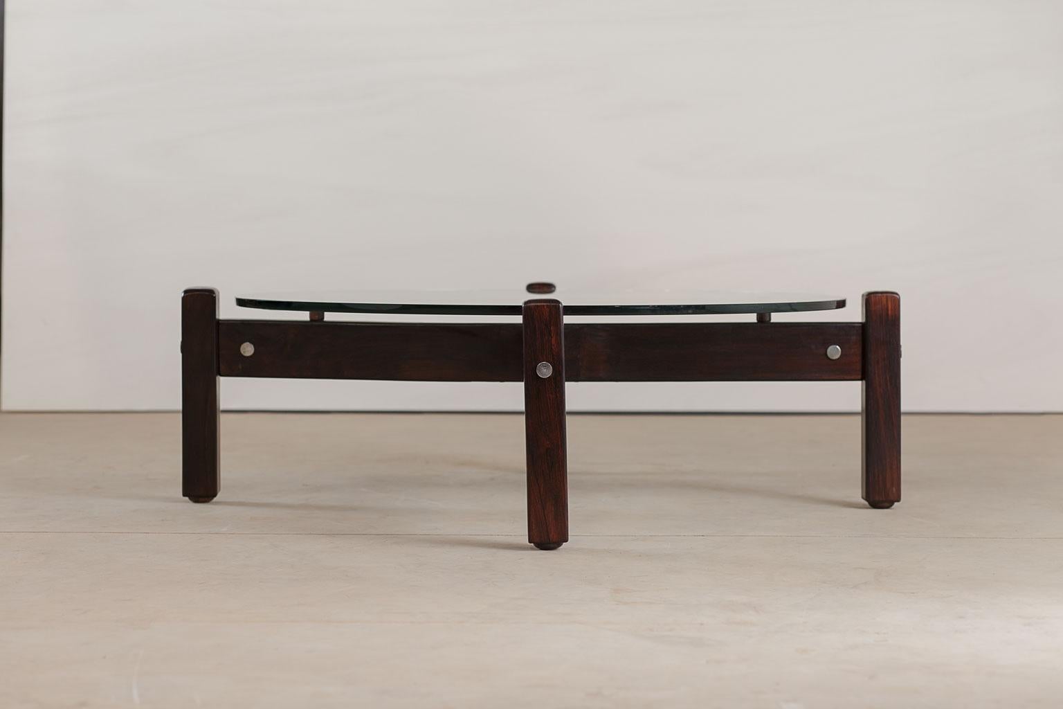 Latini coffee table, designed by Sergio Rodrigues Brazil in 1965.



 