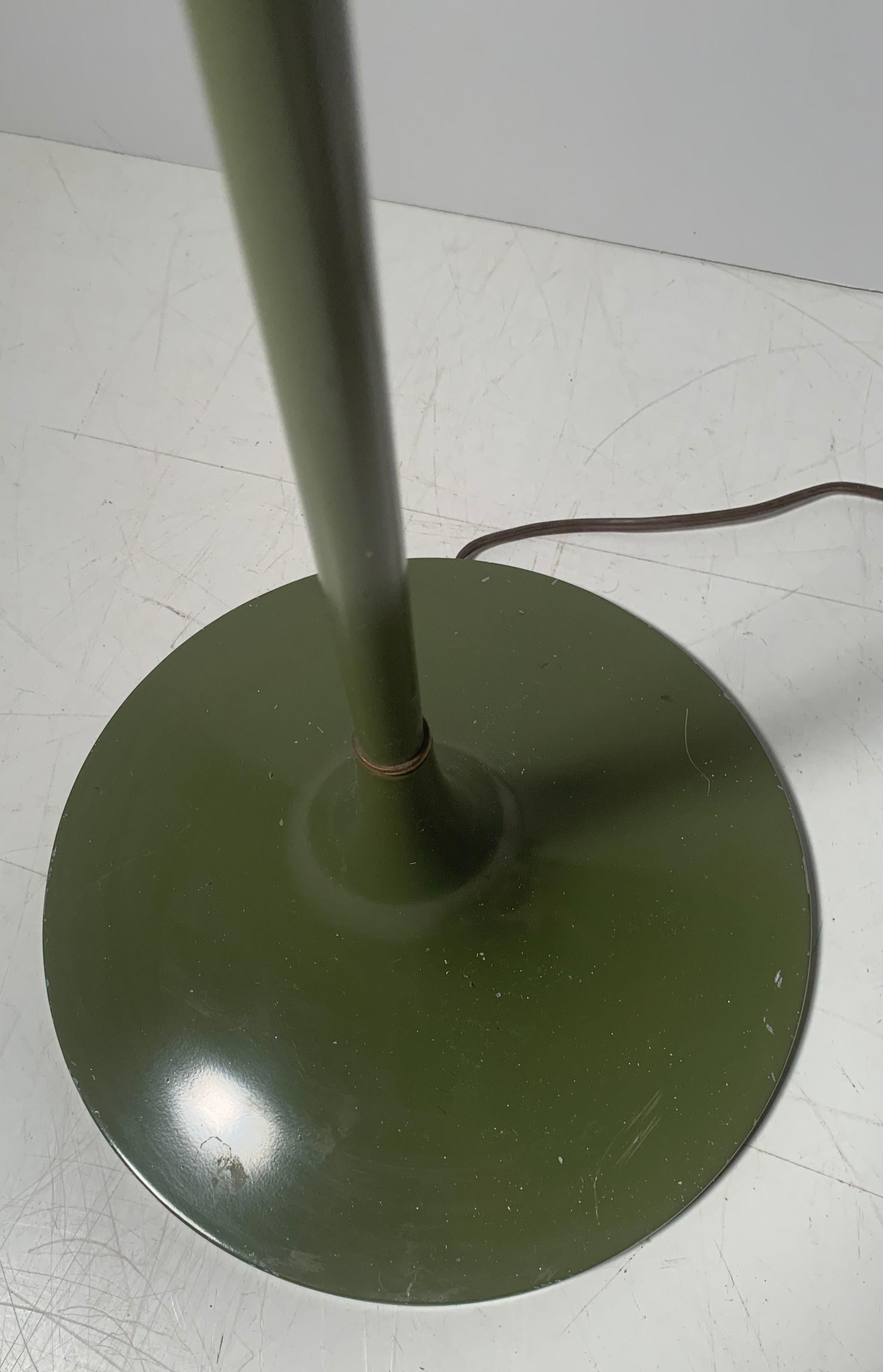 Vintage Laurel Gooseneck Floor Lamp Model B- 683 in Olive For Sale 6