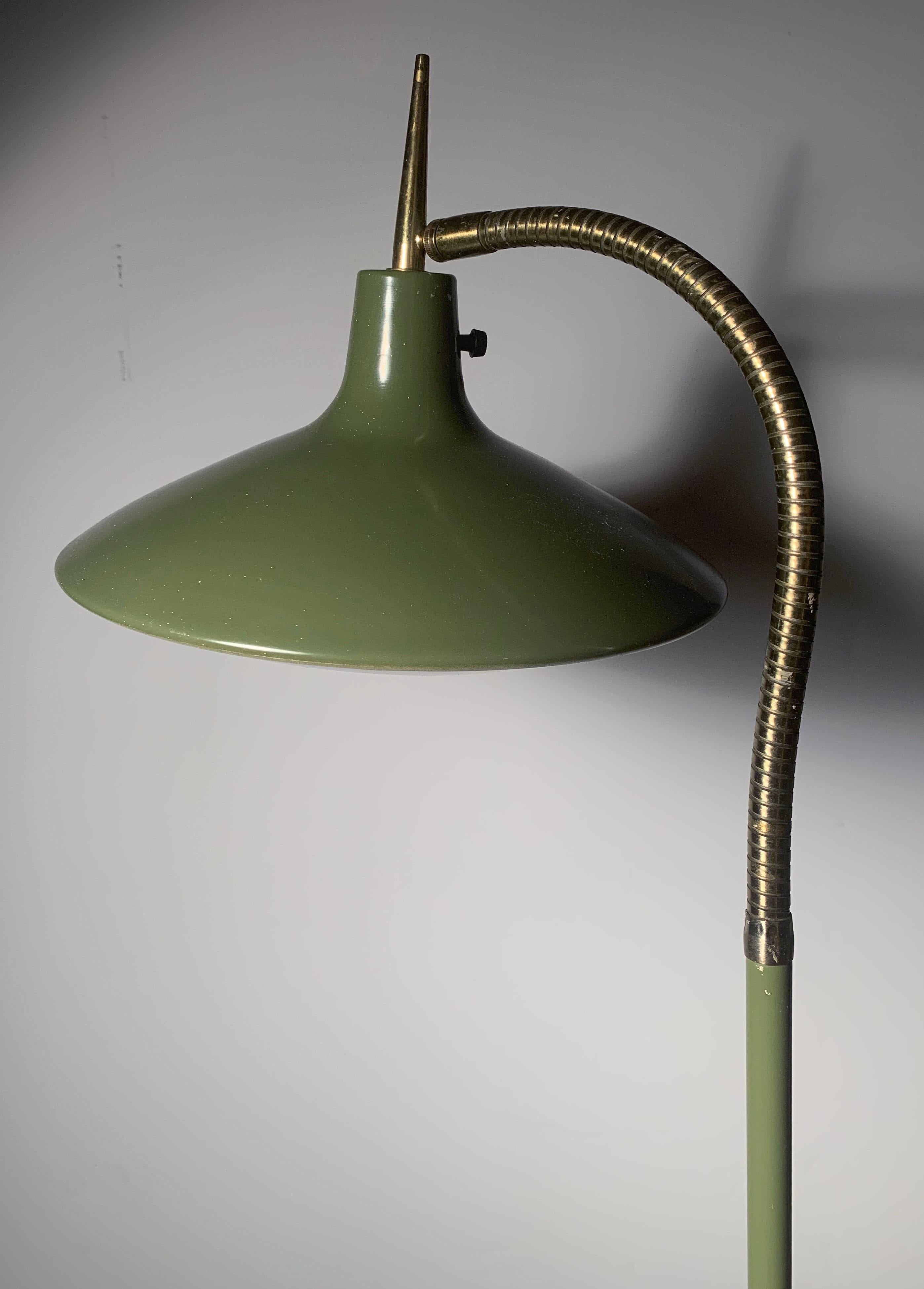 Mid-Century Modern Vintage Laurel Gooseneck Floor Lamp Model B- 683 in Olive For Sale