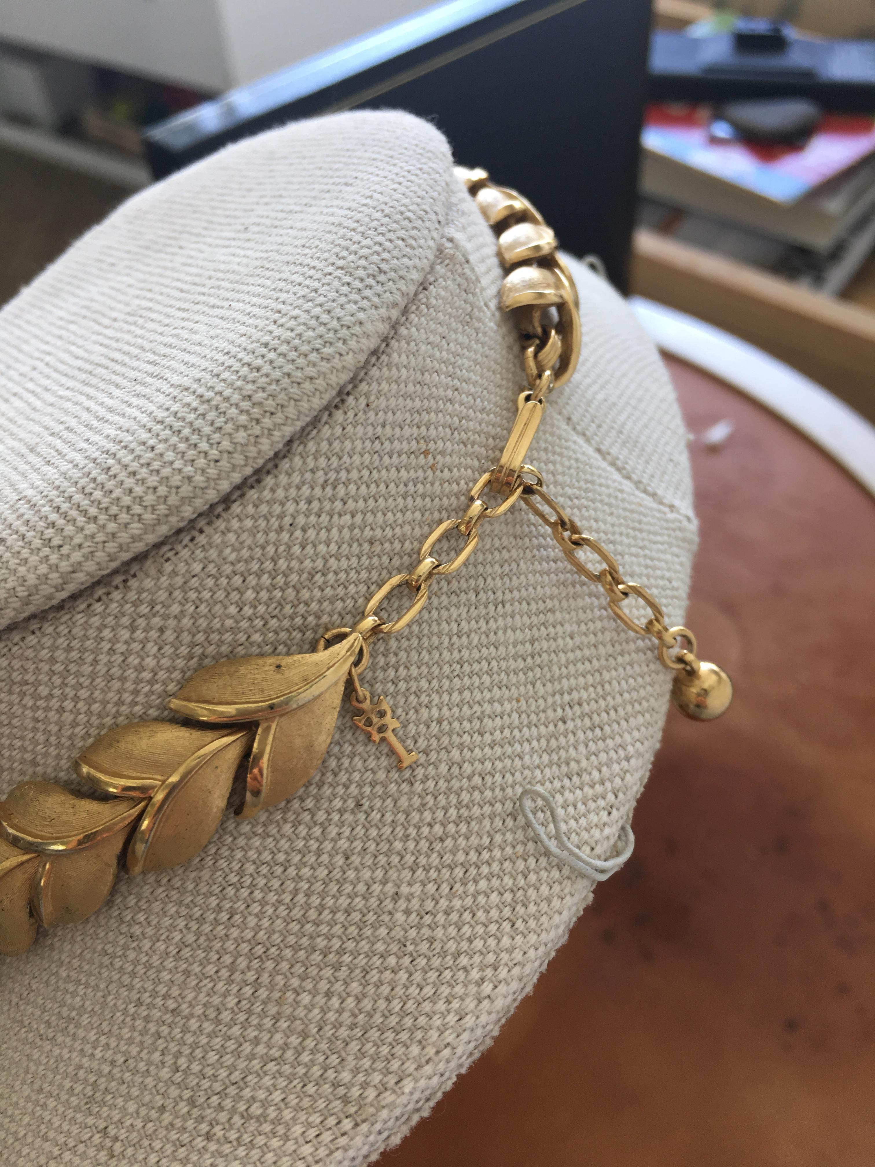laurel necklace