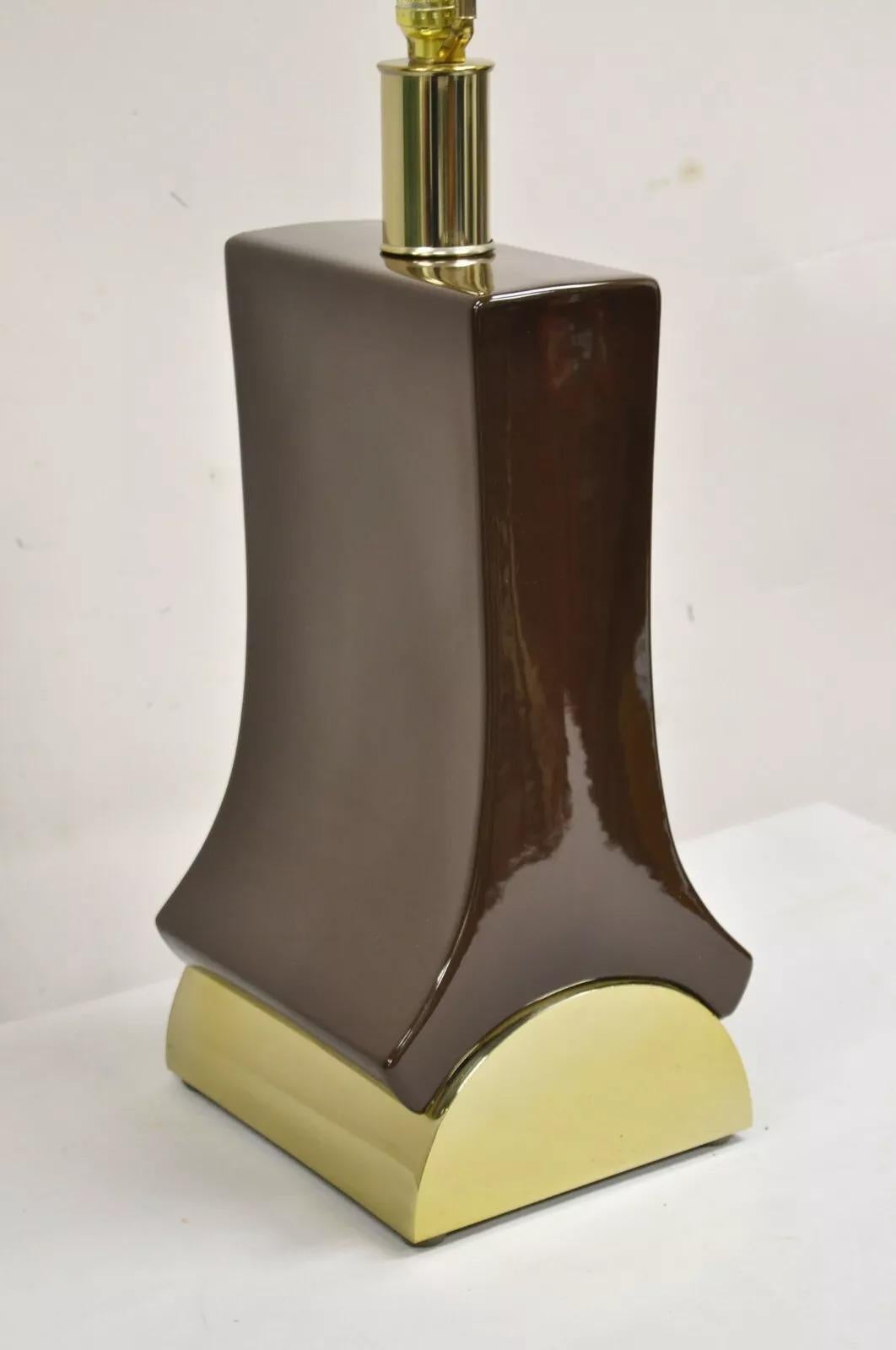 Lámpara de Sobremesa Vintage Laurel Modernista de Mediano Siglo Cerámica Marrón Chocolate y Latón en venta 5
