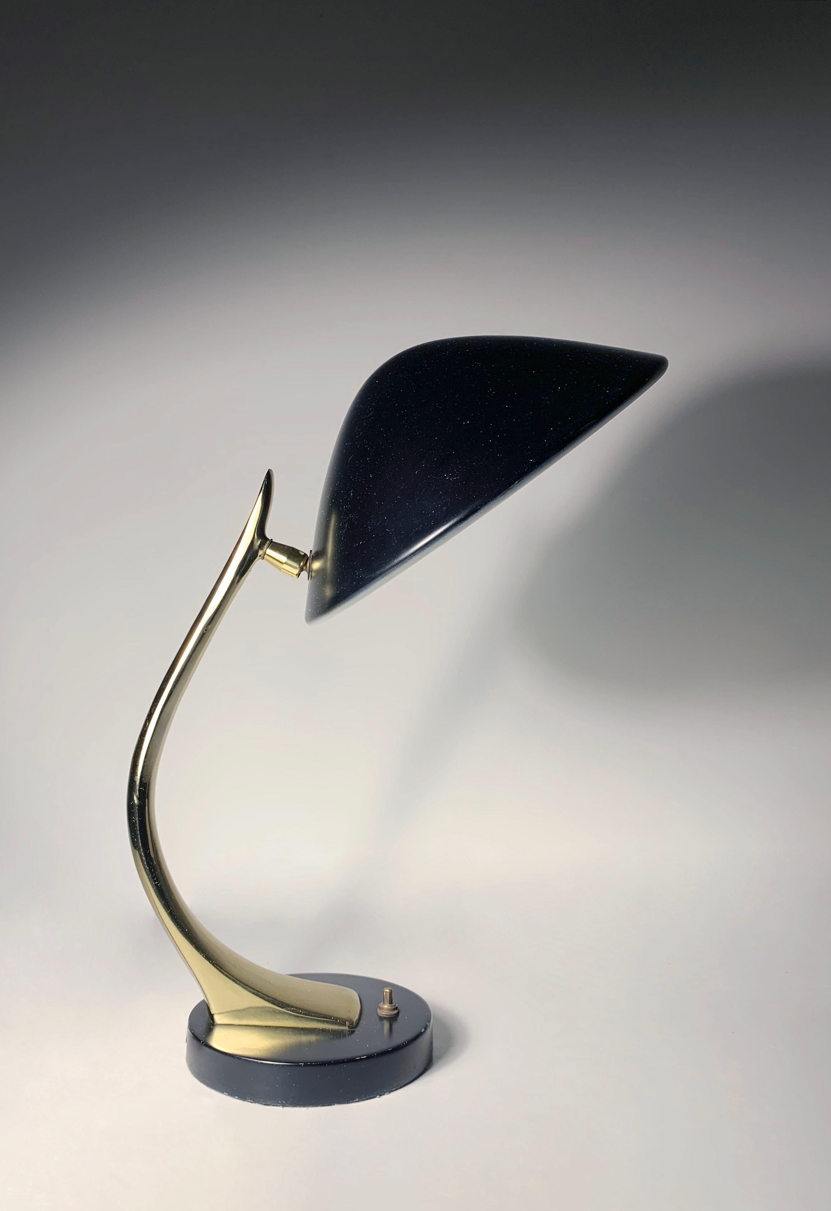 American Vintage Laurel Table / Desk Lamp by Barr & Weiss For Sale