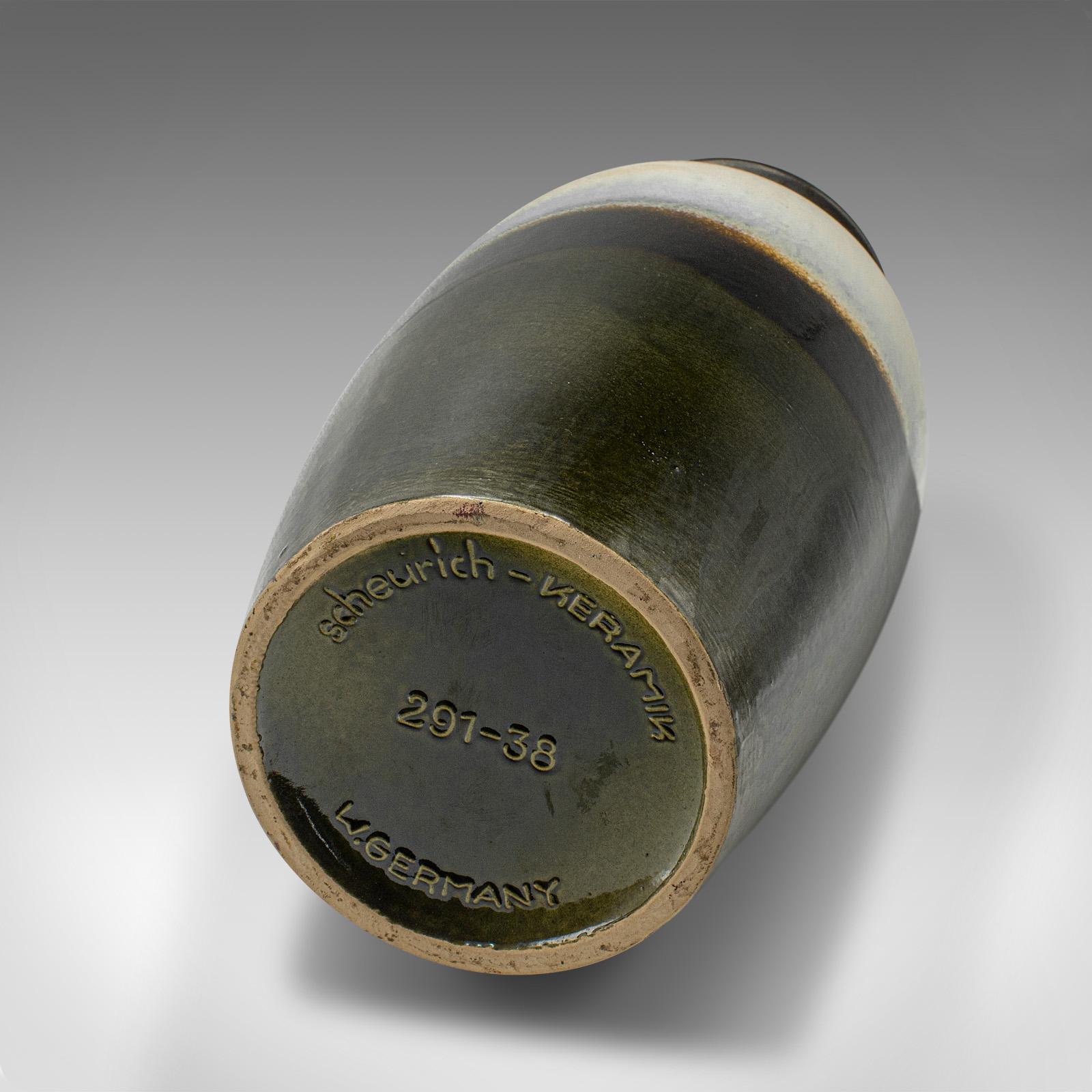 Céramique Vase à fleurs en lave, Allemagne de l'Ouest, céramique d'art, urne balustre, vers 1960 en vente
