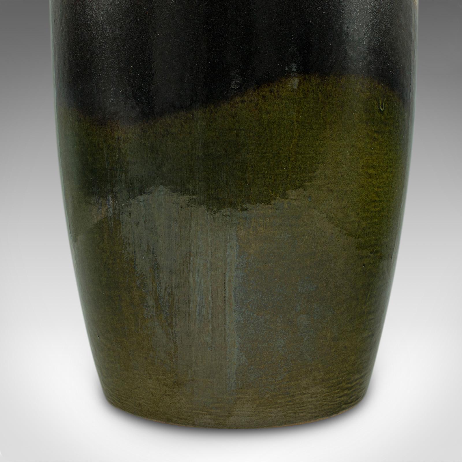 Vase à fleurs en lave, Allemagne de l'Ouest, céramique d'art, urne balustre, vers 1960 en vente 2
