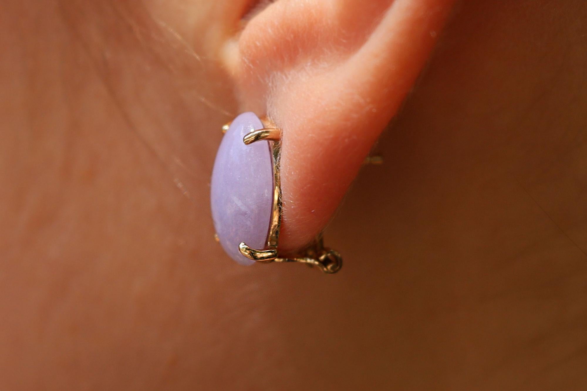 Ovale Vintage-Ohrringe aus lavendelfarbener Jade und 14k Gold (Cabochon) im Angebot
