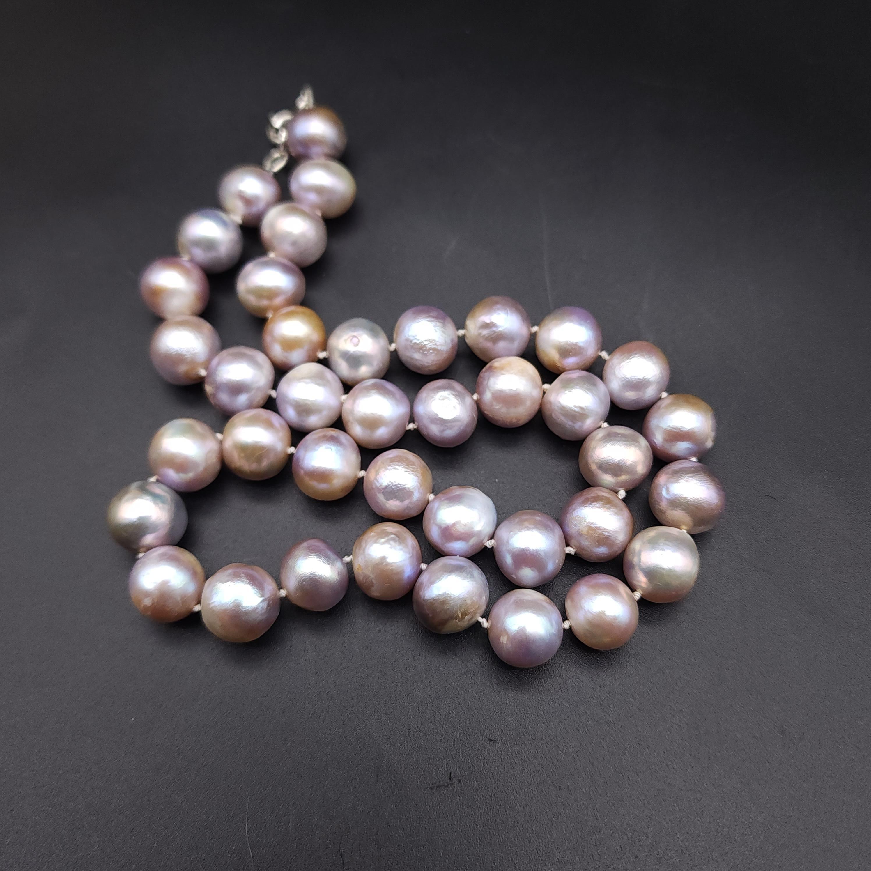 Retro Vintage Lavender Pearl Collar Necklace with Sterling Silver Accents, Clasp For Sale