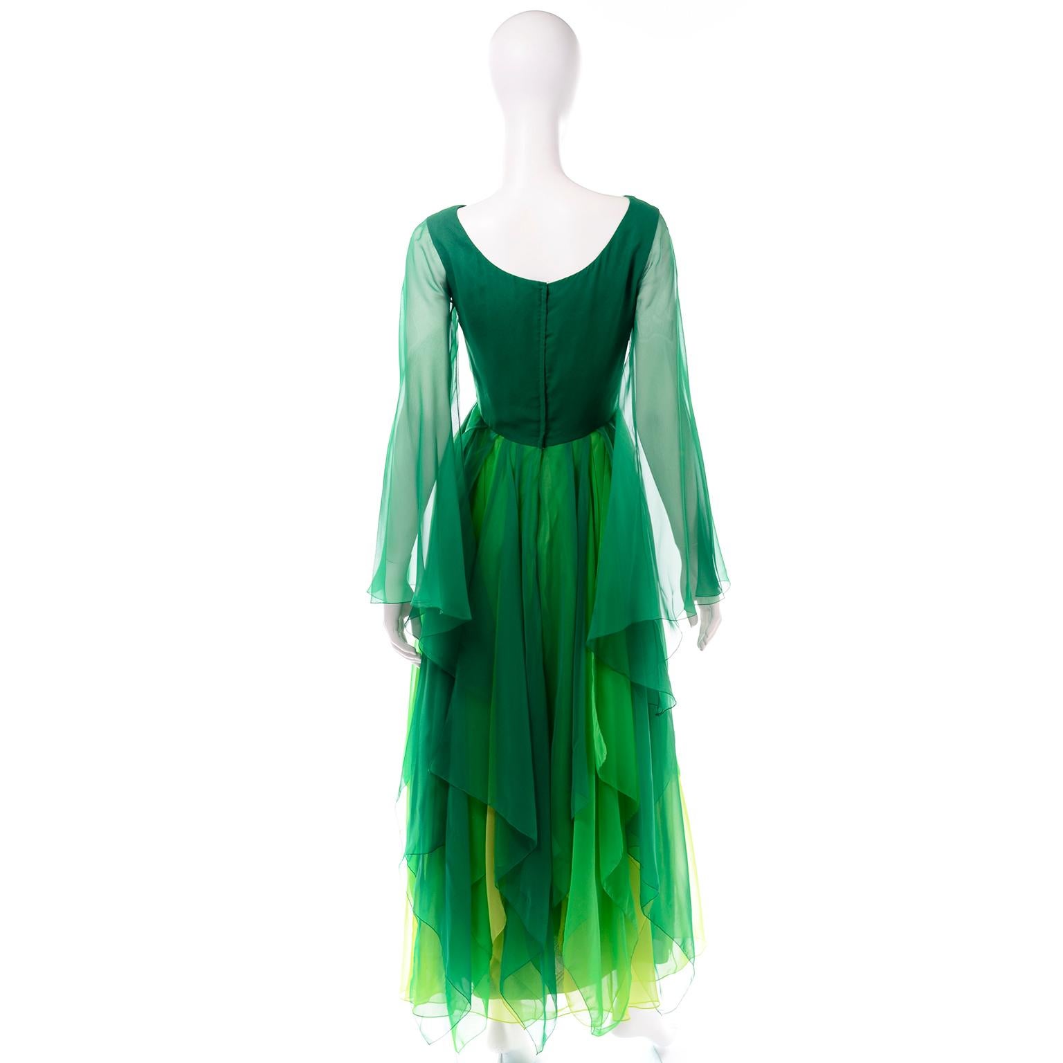 Mehrlagiges, fließendes Abendkleid aus grünem Seidenchiffon in verschiedenen Farbtönen Damen im Angebot