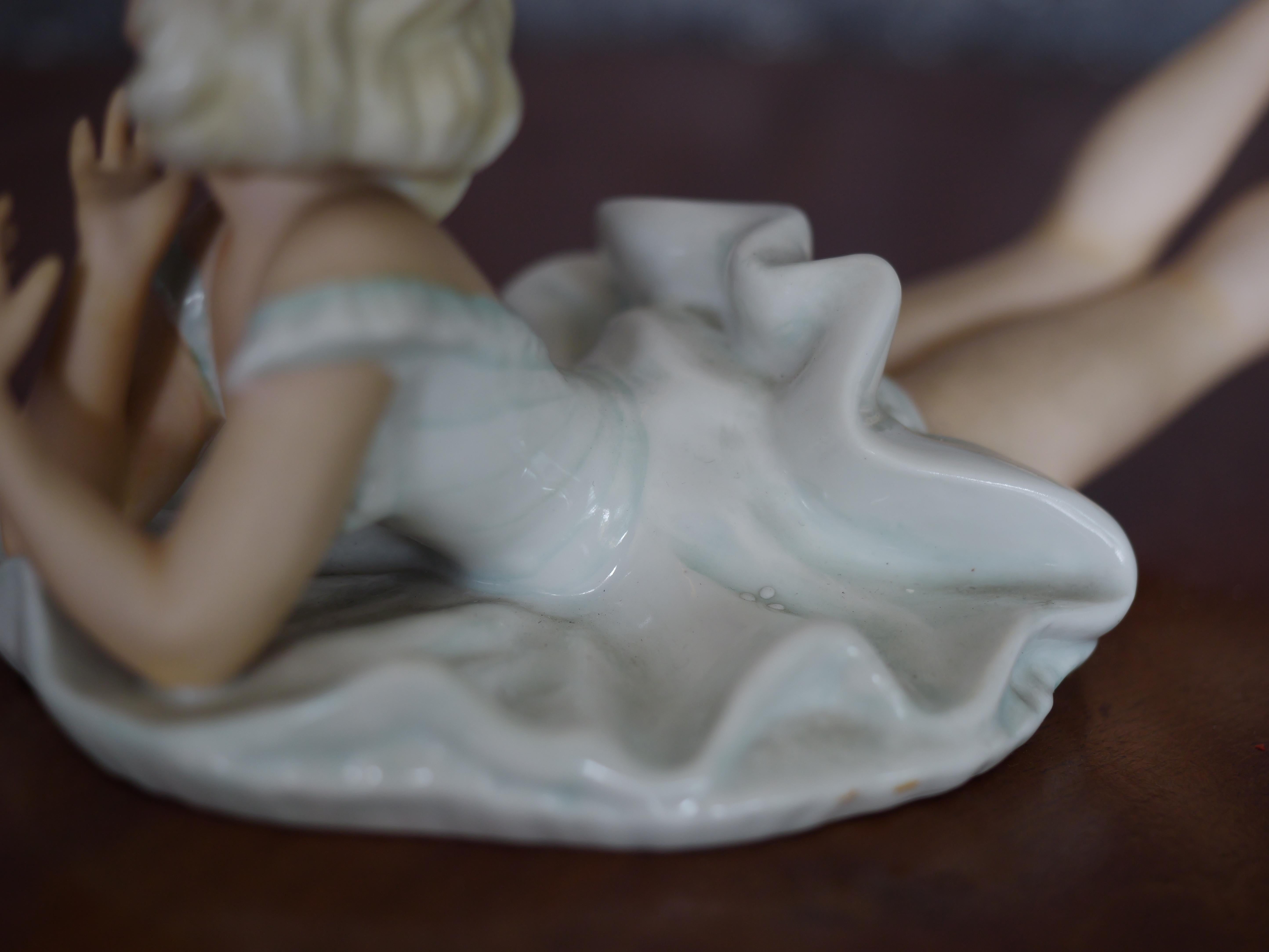 Vintage laying lady porcelain figure original Schaubach Kunst art sculpture  For Sale 1