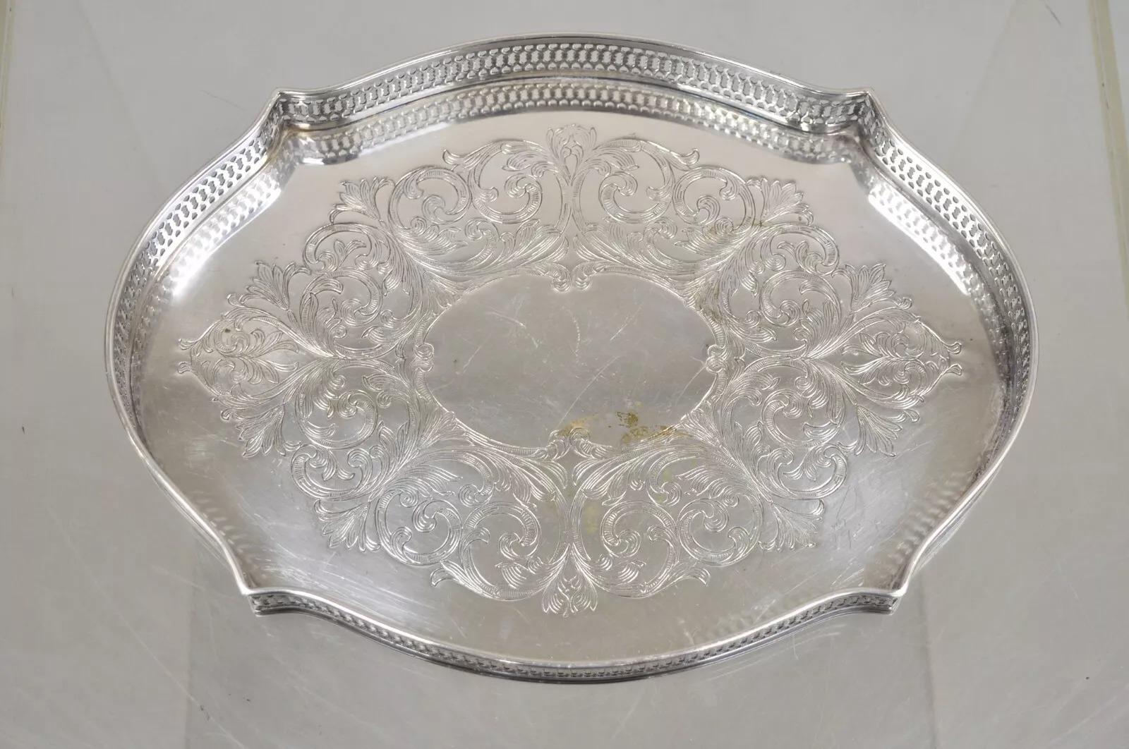 Bandeja baratija festoneada chapada en plata LBS Co vintage con galería perforada. Mediados del siglo XX. Medidas: 1,25