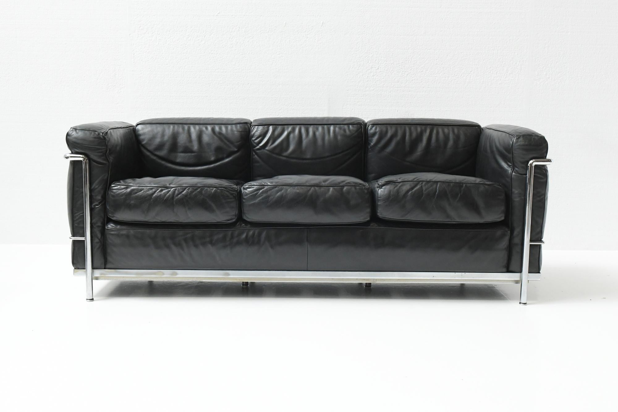 Vintage LC-2 in Black Leather by Le Corbusier, Jeanneret & Perriand for Cassina 14