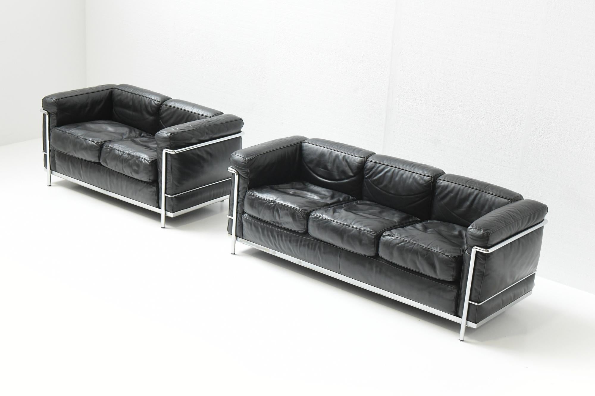 Mid-Century Modern Vintage LC-2 in Black Leather by Le Corbusier, Jeanneret & Perriand for Cassina