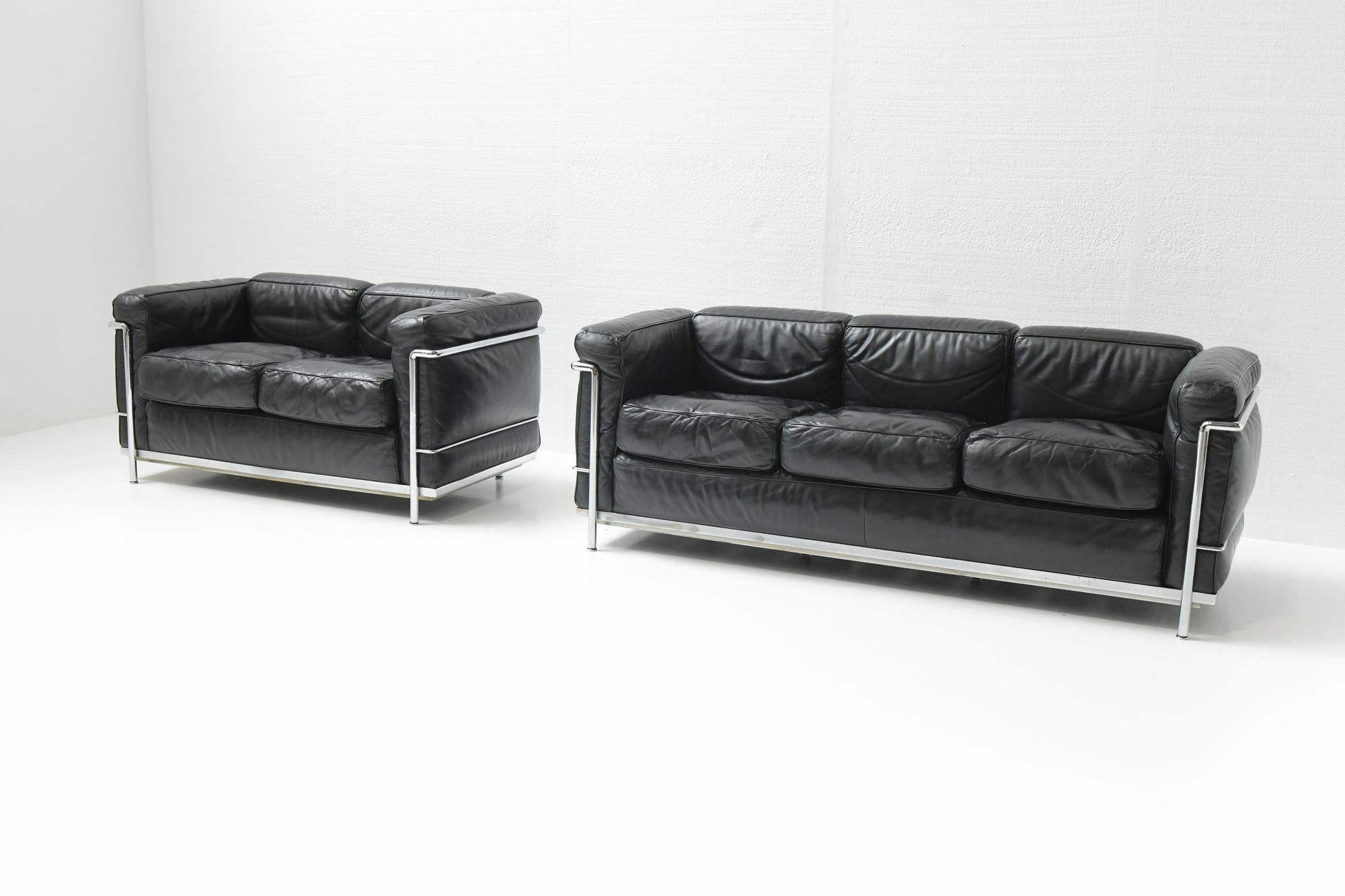 Italian Vintage LC-2 in Black Leather by Le Corbusier, Jeanneret & Perriand for Cassina