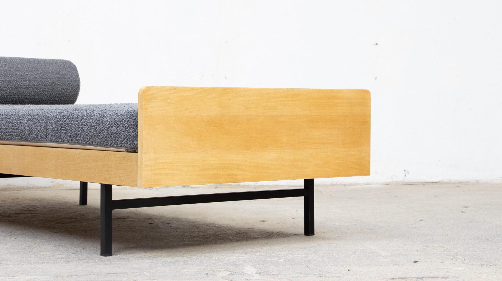 Lit de jour Vintage LC 5 Pierre Guariche ARP, années 1950 en vente 3