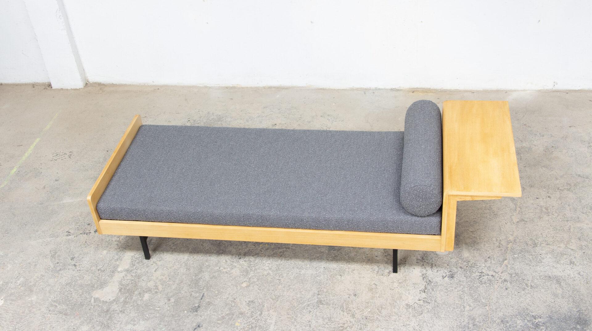 Mid-Century Modern Lit de jour Vintage LC 5 Pierre Guariche ARP, années 1950 en vente