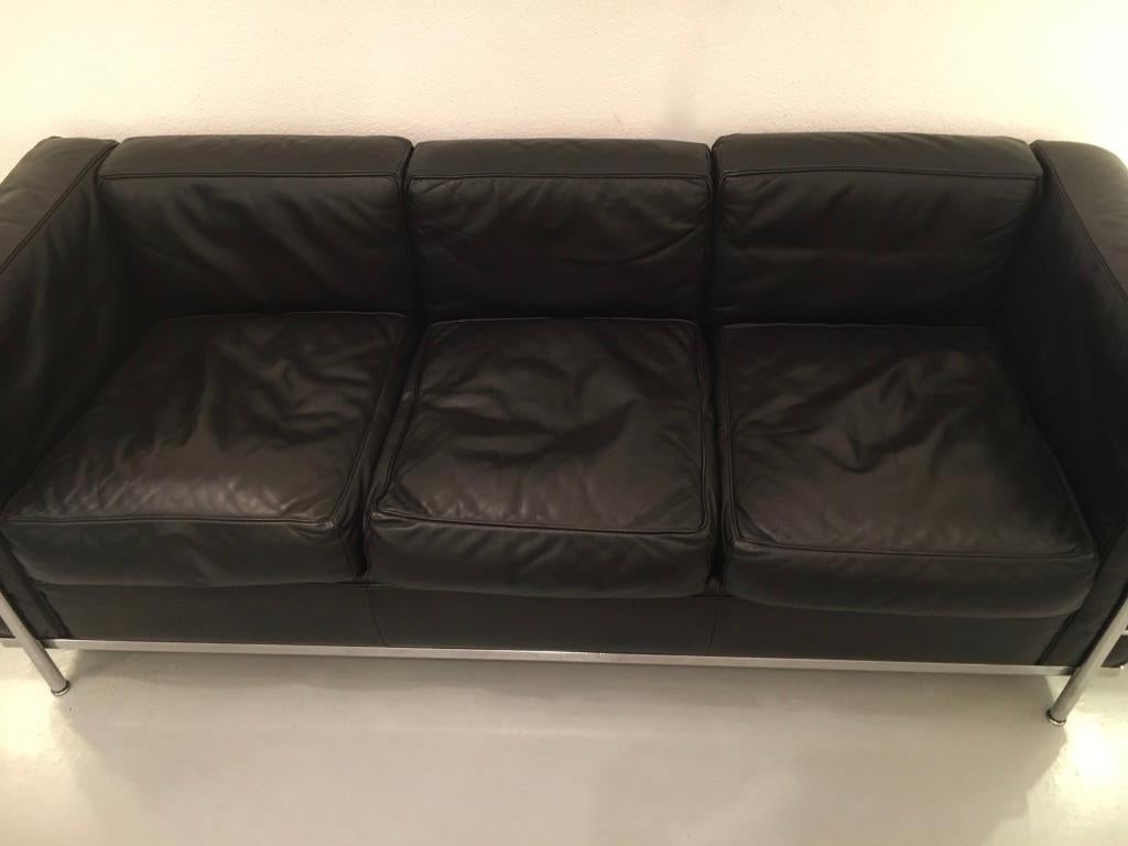 Italian Vintage LC2 3 Seater Black Leather Sofa by Le Corbusier, Cassina, Italy ca. 1985