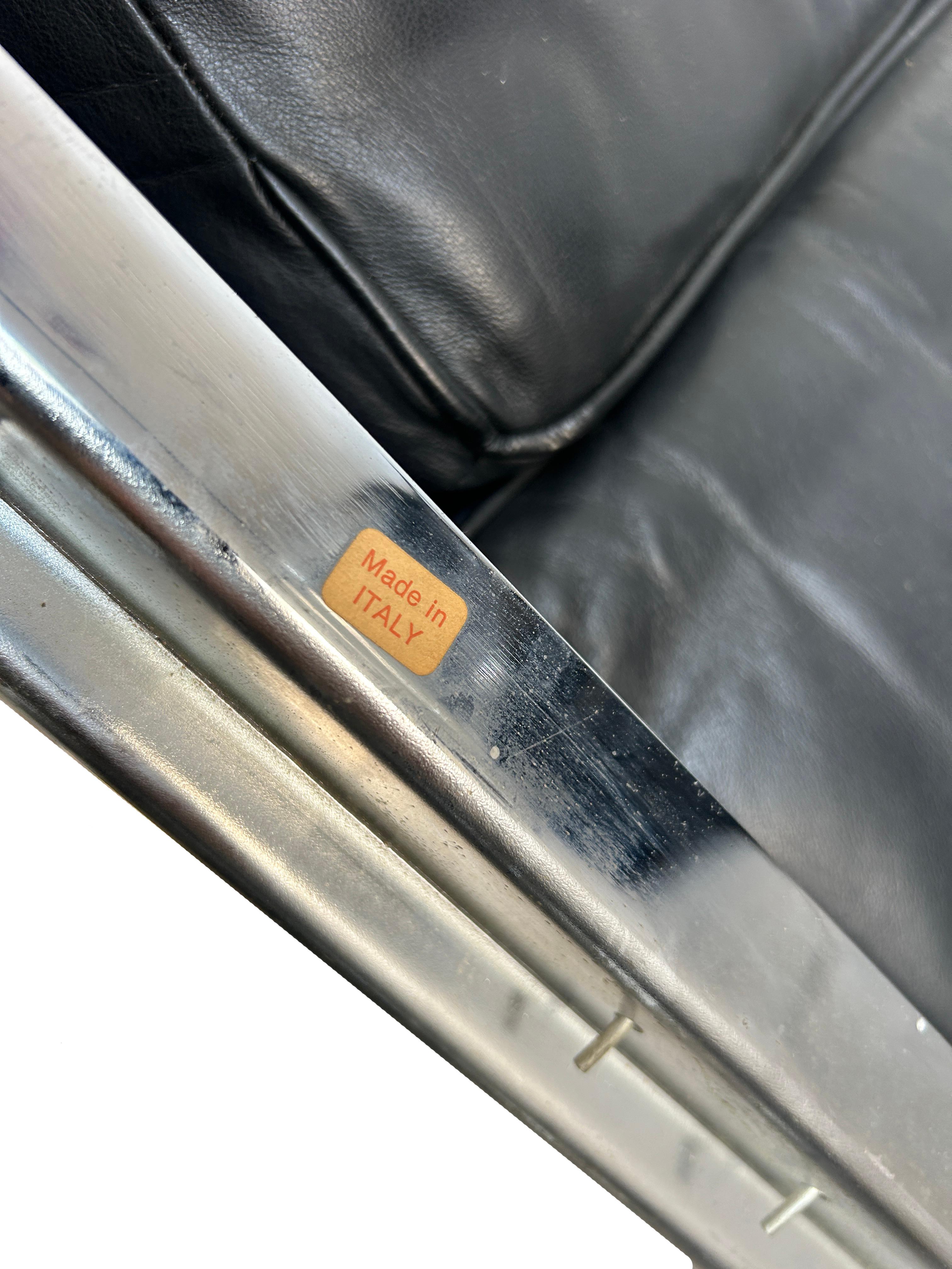 Vintage LC2 black leather chrome frame 2 seat sofa loveseat by Le Corbusier In Good Condition In BROOKLYN, NY