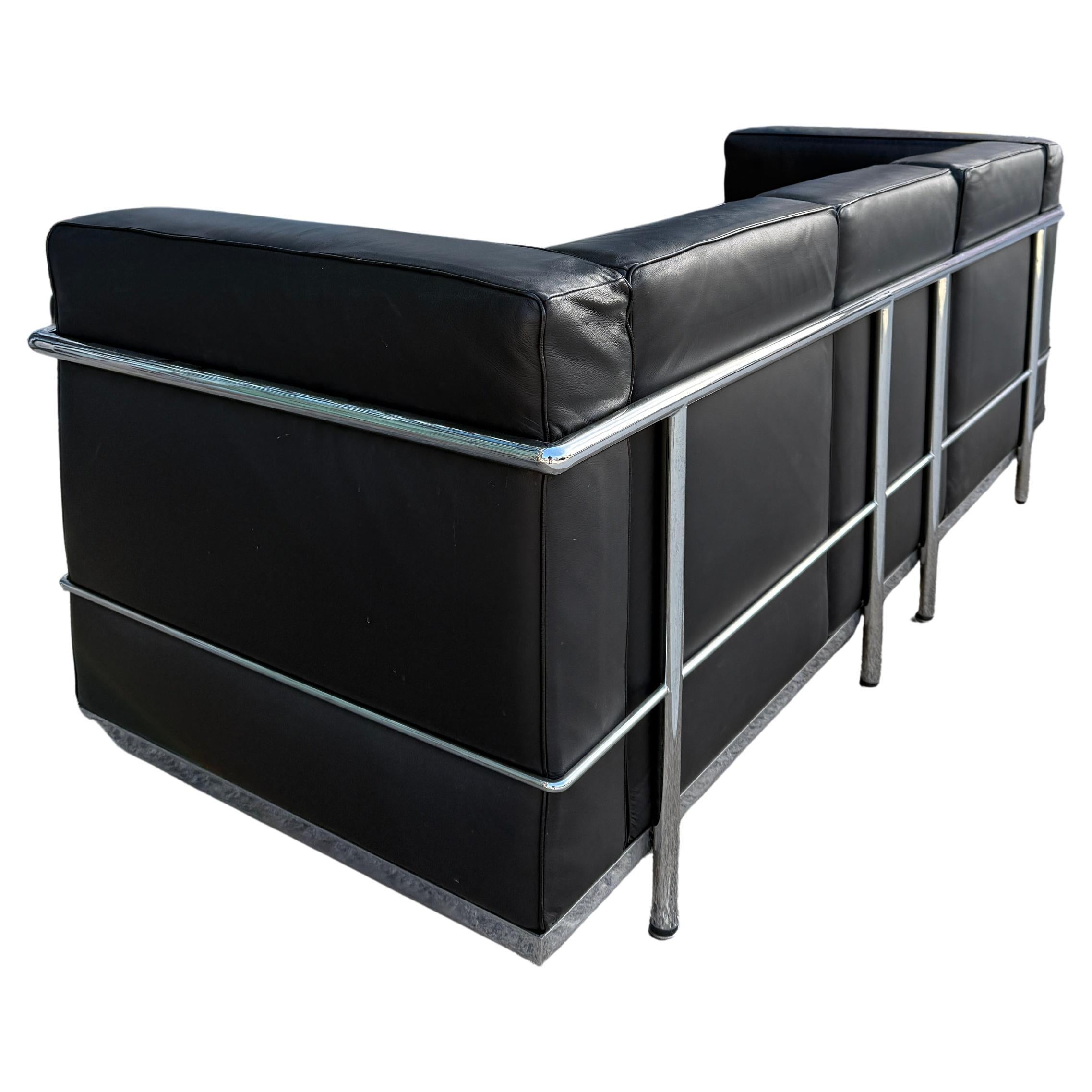 20th Century Vintage LC2 black leather chrome frame 3 seat sofa by Le Corbusier