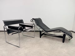Vintage LC4 Chaise Longue by Le Corbusier in Black Leather