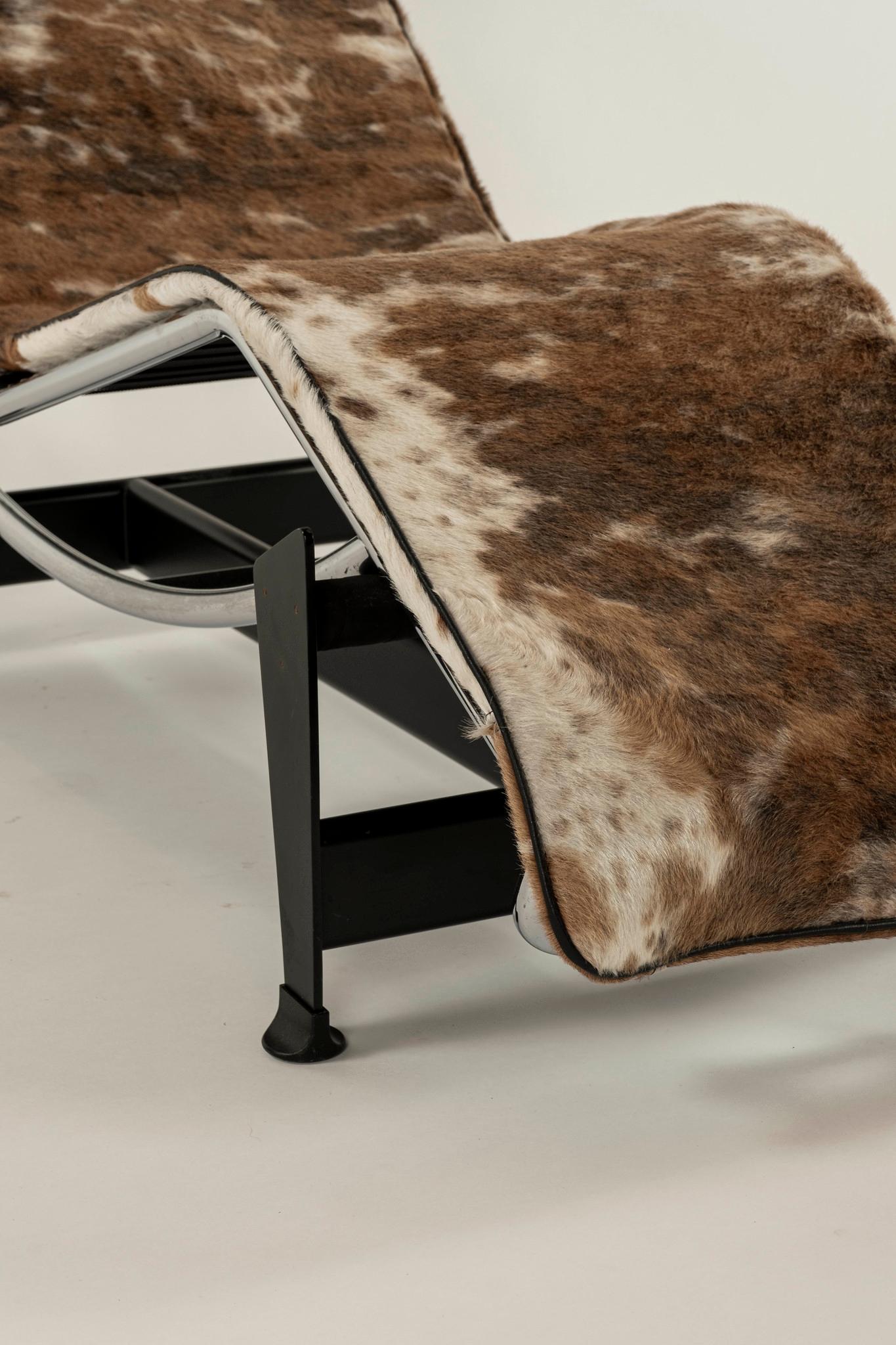 Vintage LC4 Chaise Lounge 3