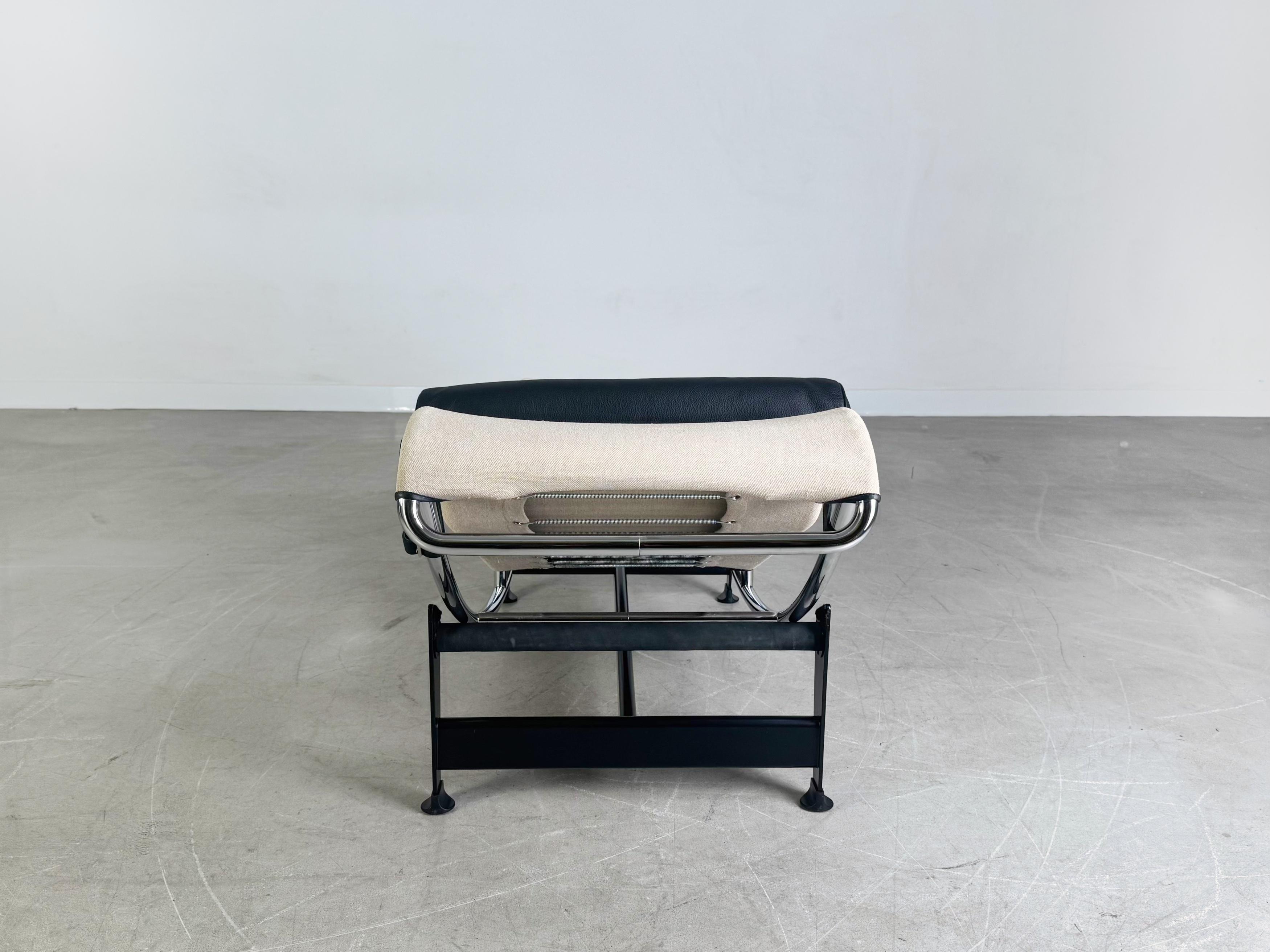 Vintage LC4 Liege Cassina Le Corbusier Leder Ecru Canvas, Ecru (19. Jahrhundert) im Angebot