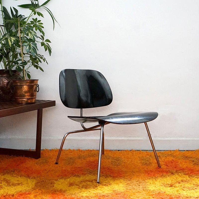 Mid-Century Modern Vintage LCM Lounge Chair by Charles and Ray Eames for Herman Miller, c. 1950s For Sale