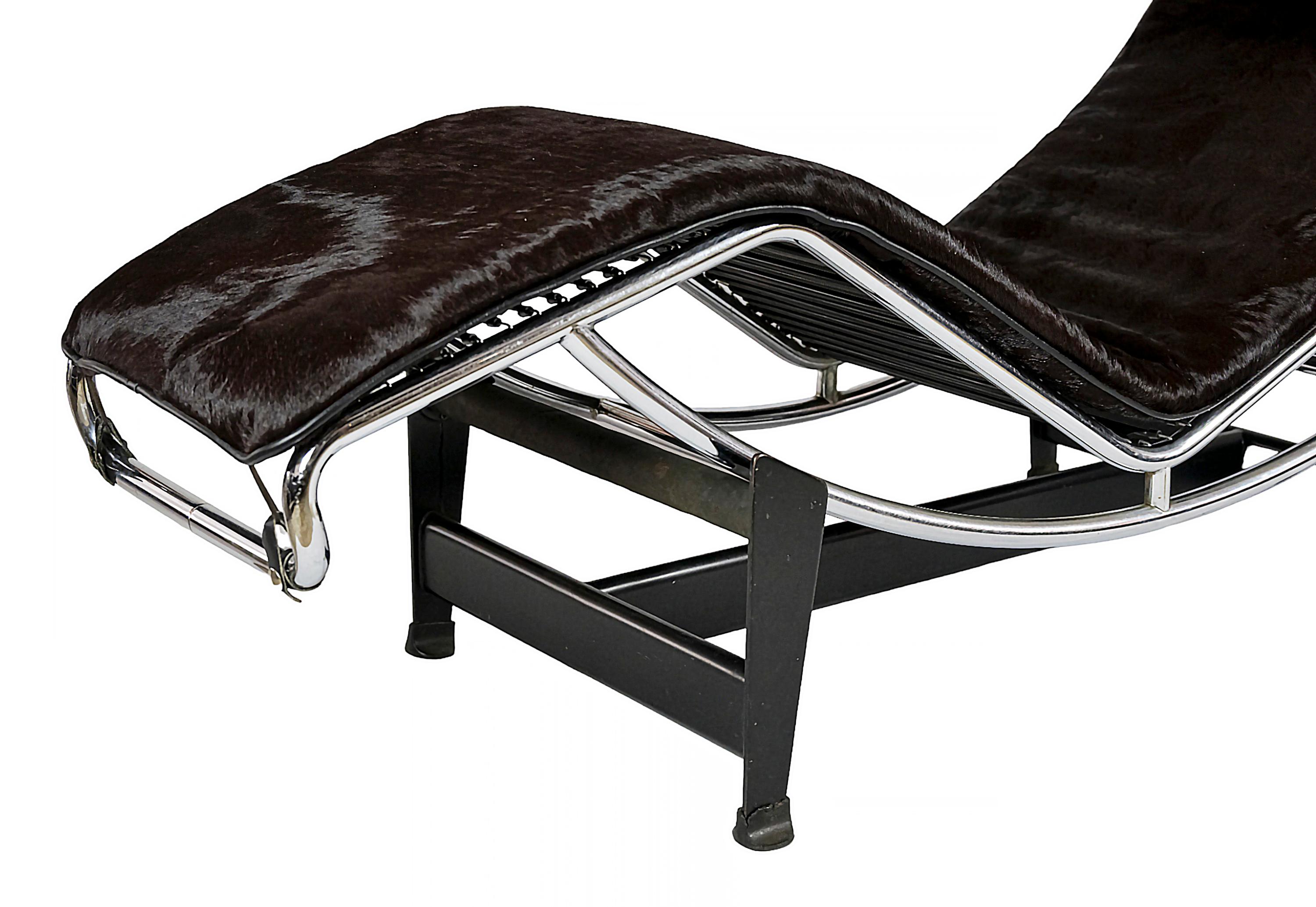 Mid-Century Modern Vintage Le Corbusier Chaise Longue for Cassina, circa 1960's For Sale