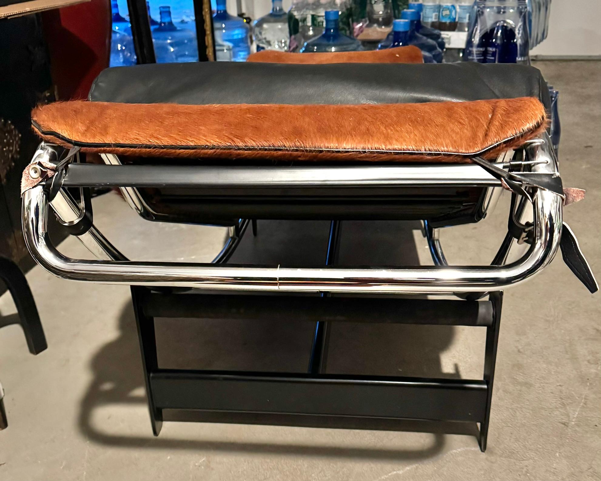 Chaise Longue vintage LC4 di Le Corbusier by Cassina 3
