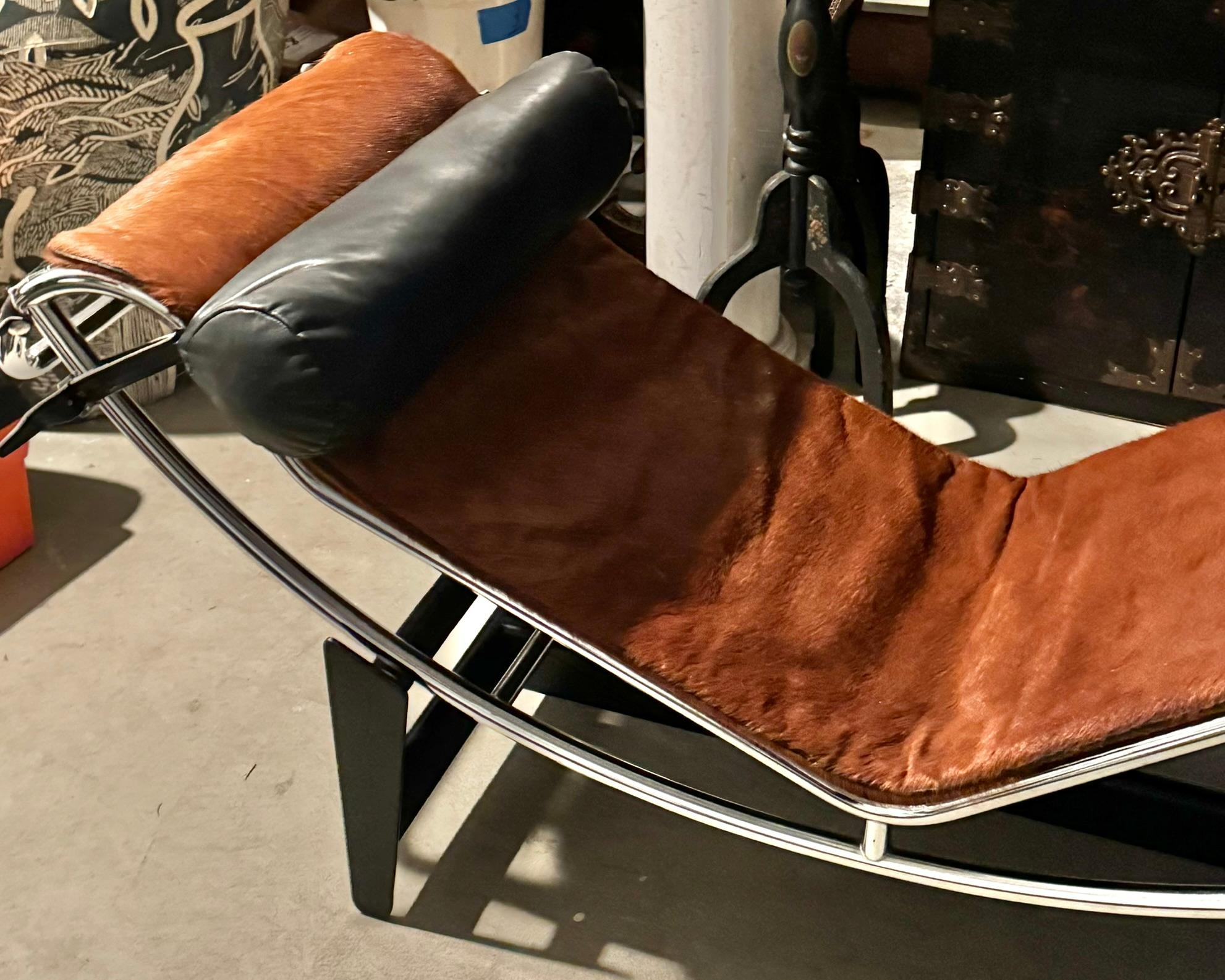 Chaise Longue vintage LC4 di Le Corbusier by Cassina 1