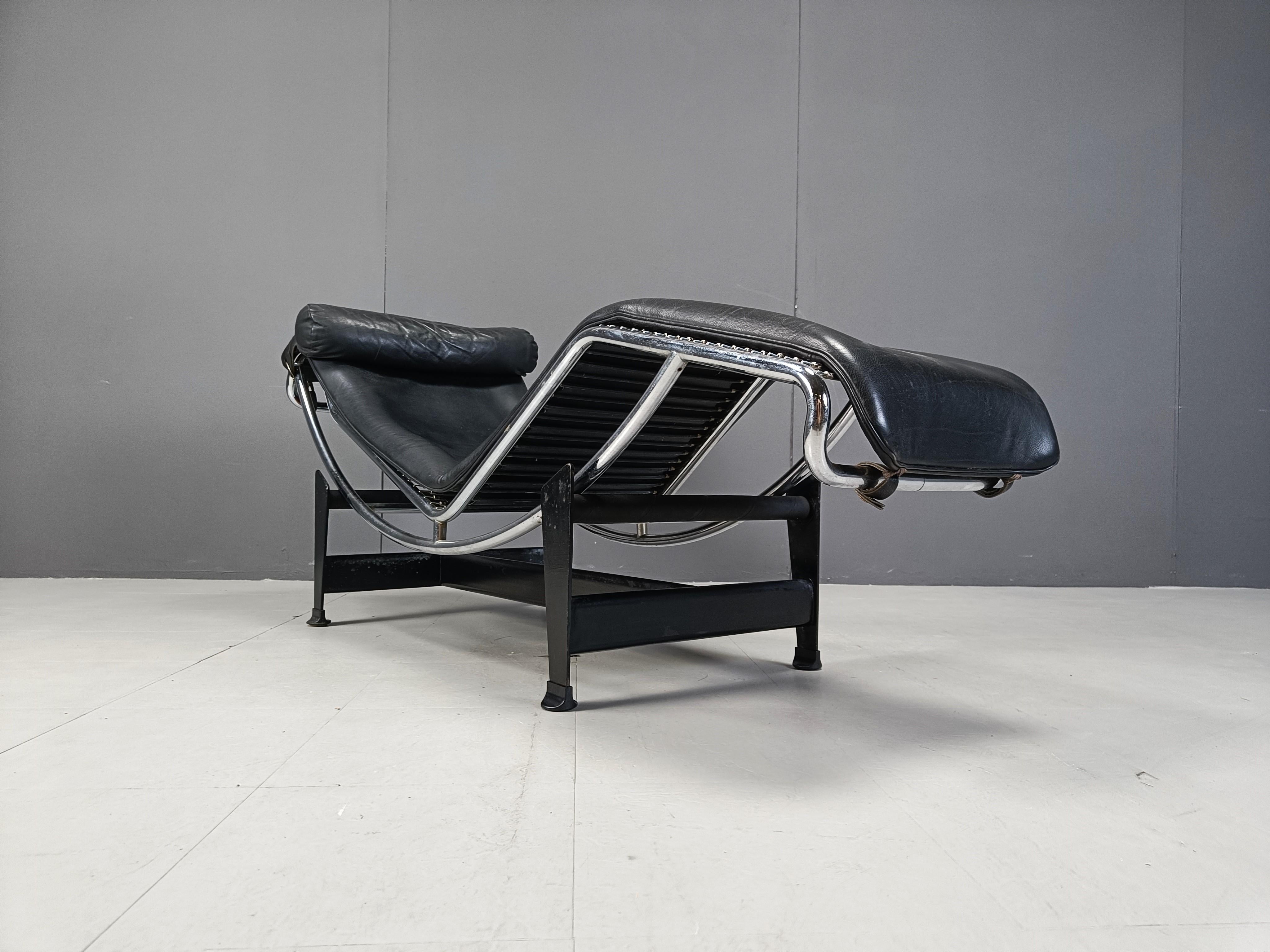 Vintage Le Corbusier LC4 chaise longue for Cassina, 1970s In Good Condition For Sale In Leuven, Vlaams Gewest