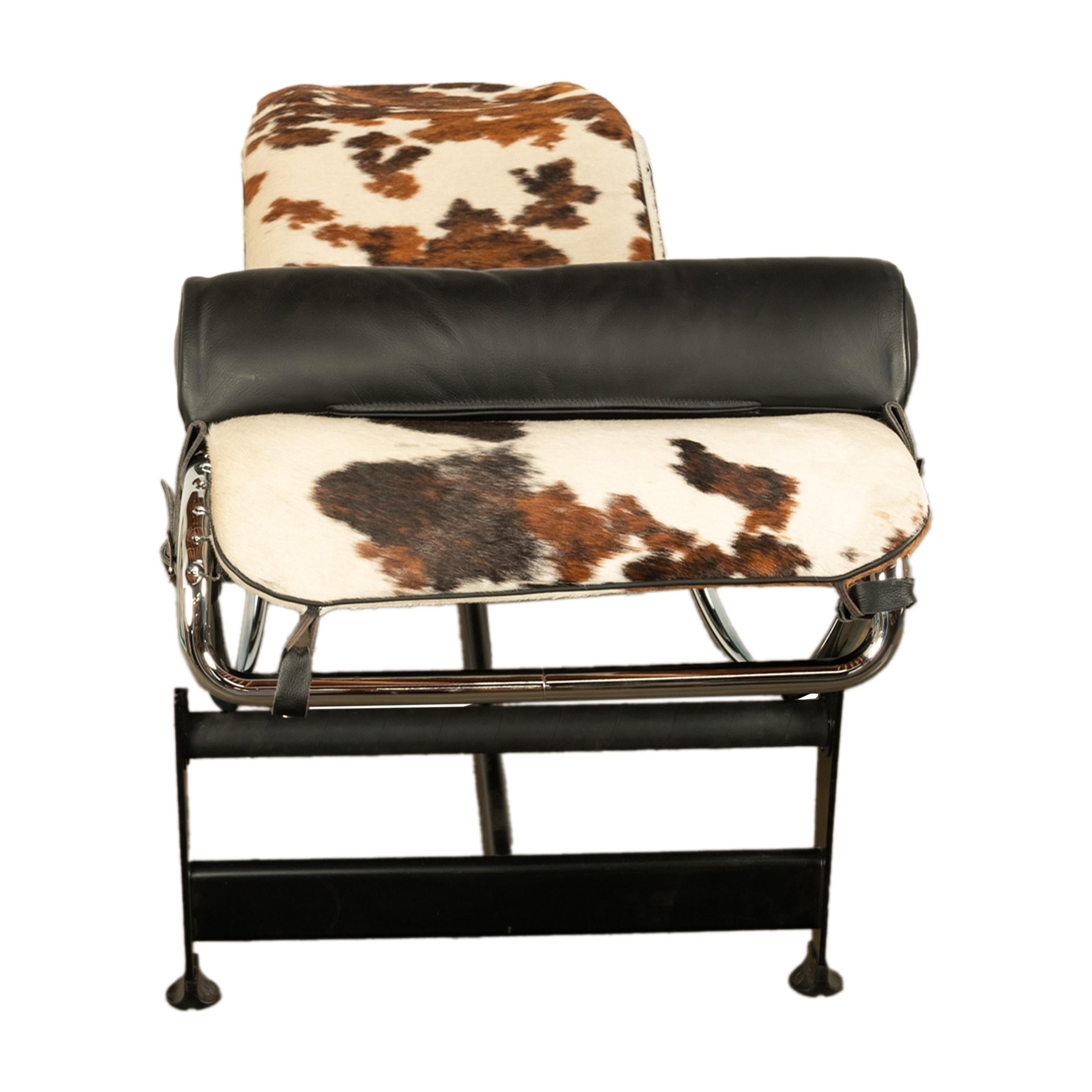 Contemporary Vintage Le Corbusier LC4 Cowhide Chaise Longue Recliner Cassina with Tags