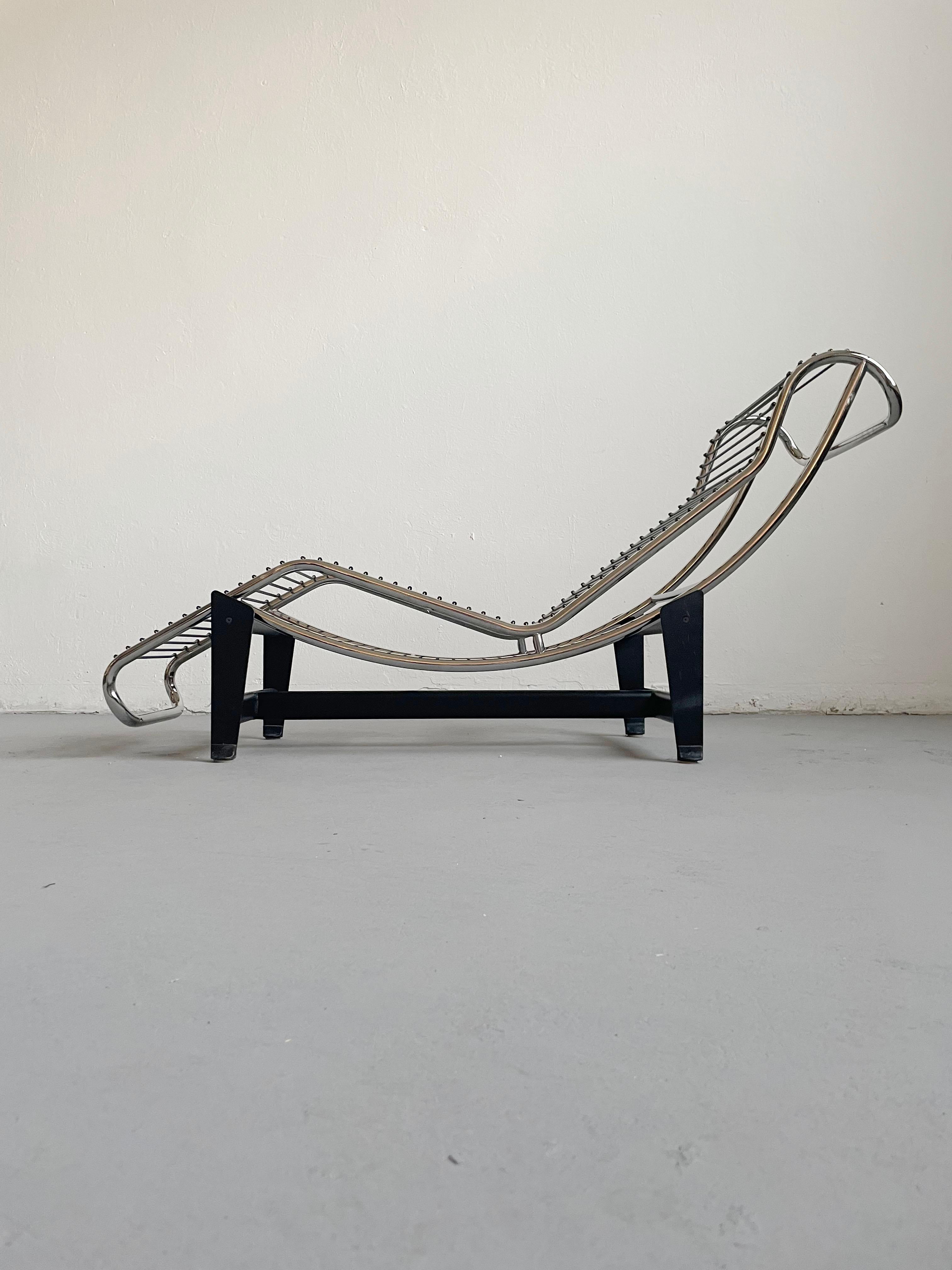 Vintage Le Corbusier LC4 Style Chaise Lounge in Black Leather, Italy, 1990s 8