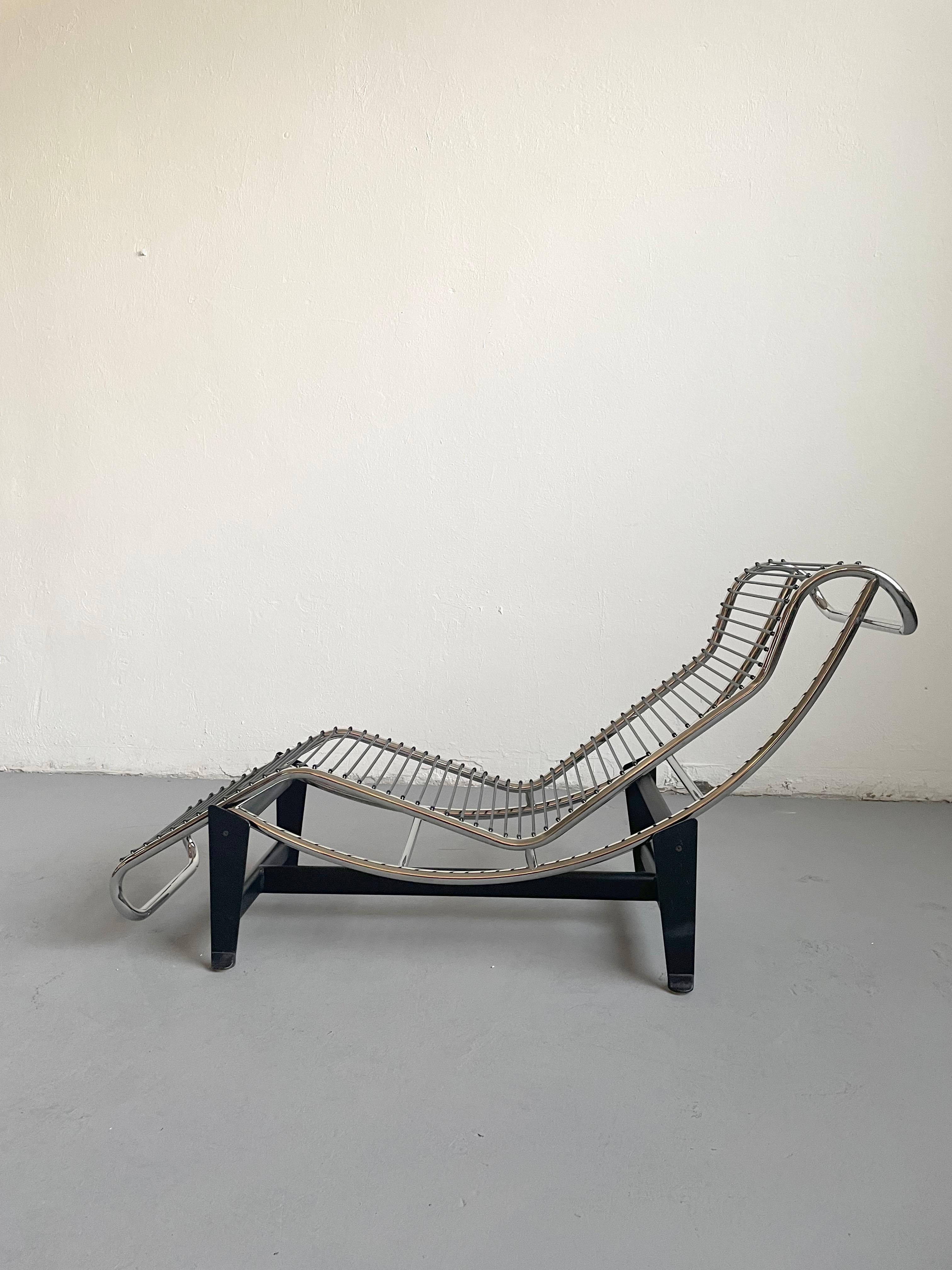 Vintage Le Corbusier LC4 Style Chaise Lounge in Black Leather, Italy, 1990s 9