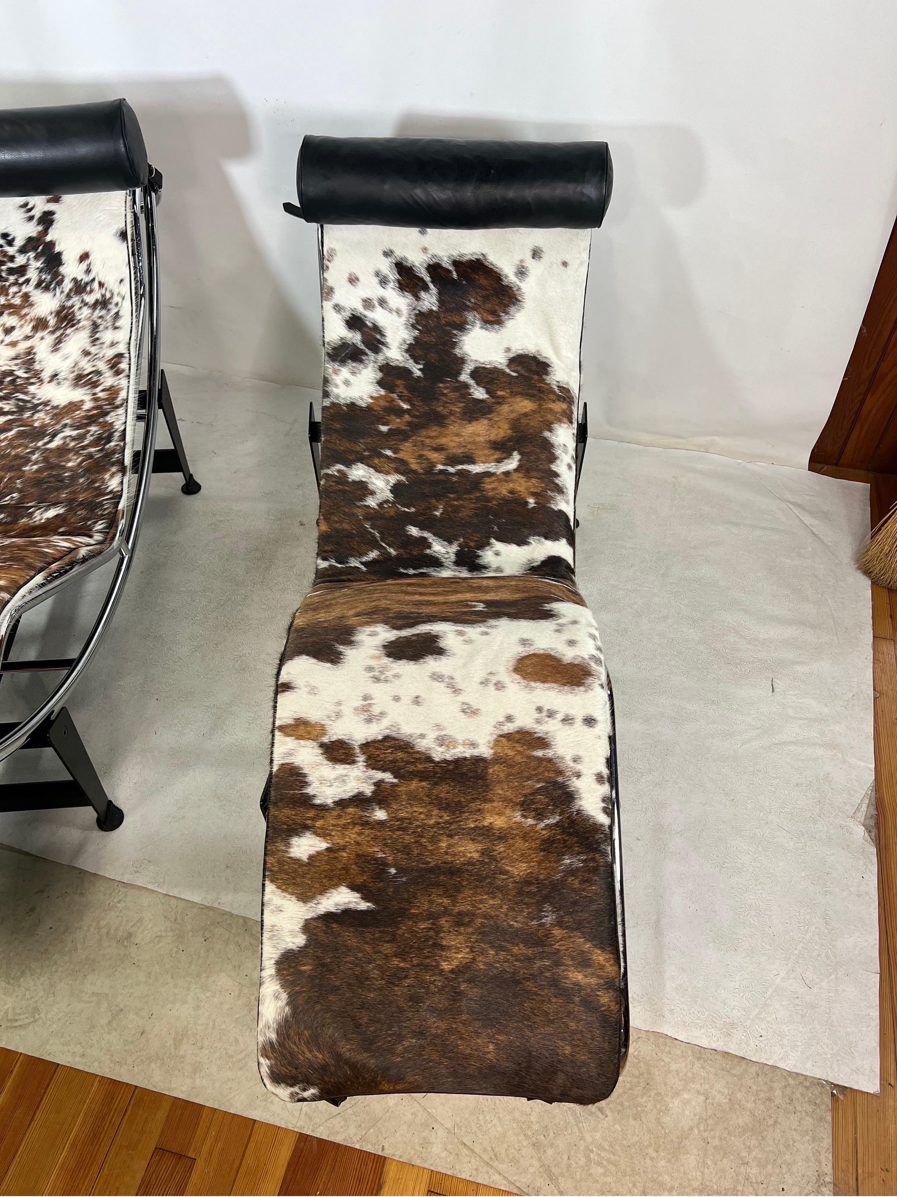 For sale is this great pair of vintage Chaise lounge chairs. The chairs were made in the late 1980s and cost around 4500 each when made. The lounge chairs are both very well made.