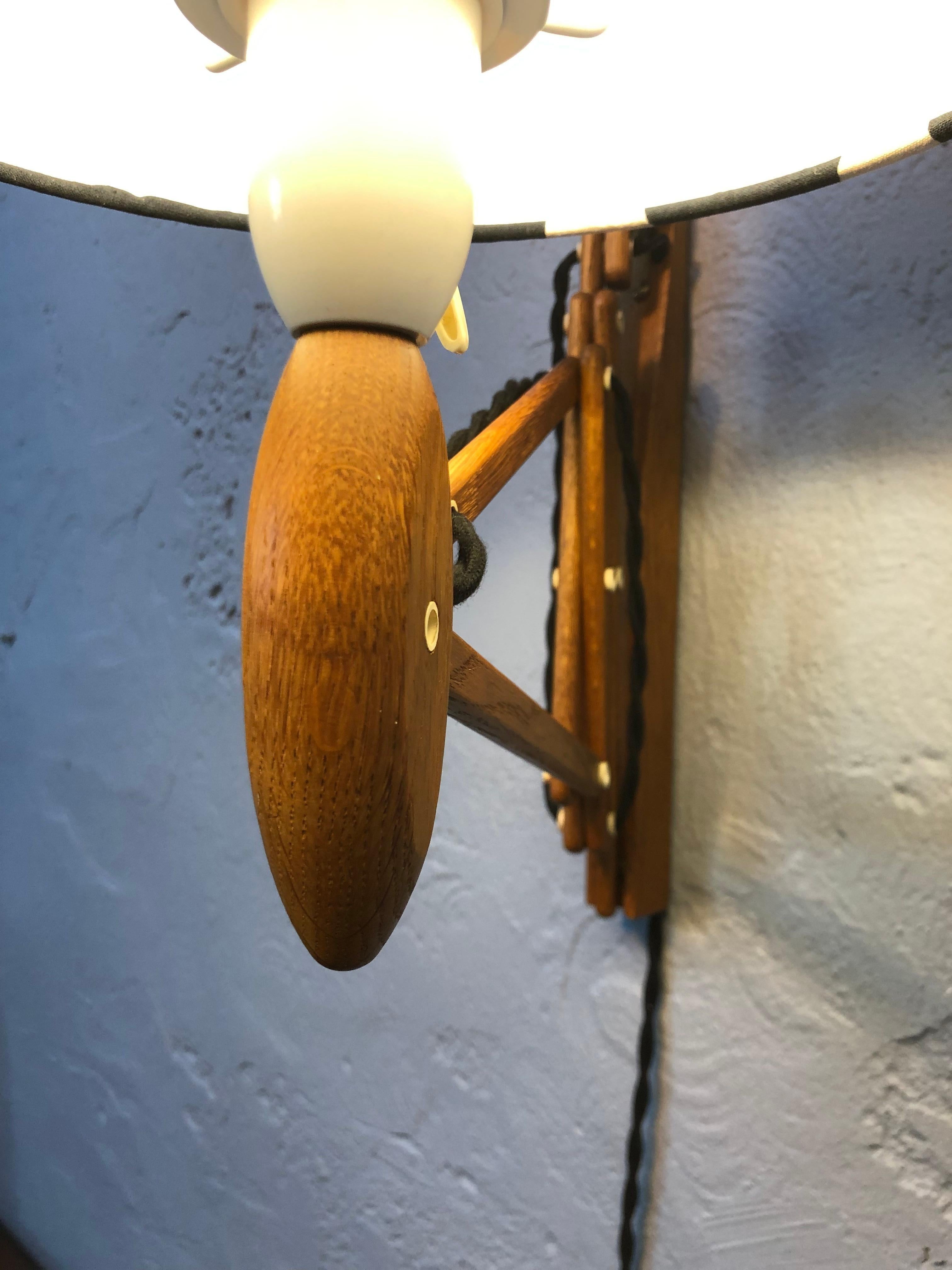 Vintage Le Klint Scissor Lamp in Oak from the 1956s 8