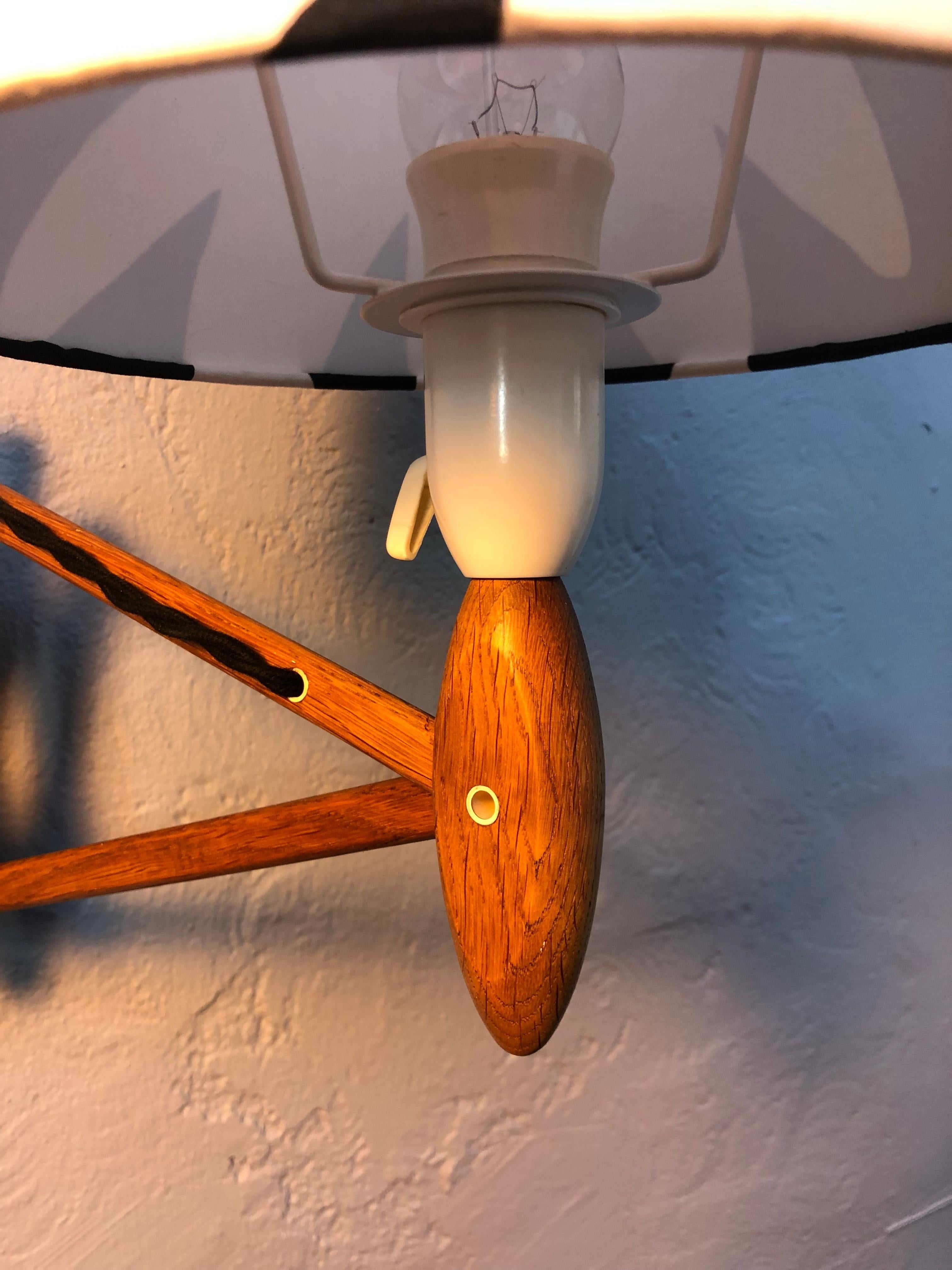 wooden scissor lamp