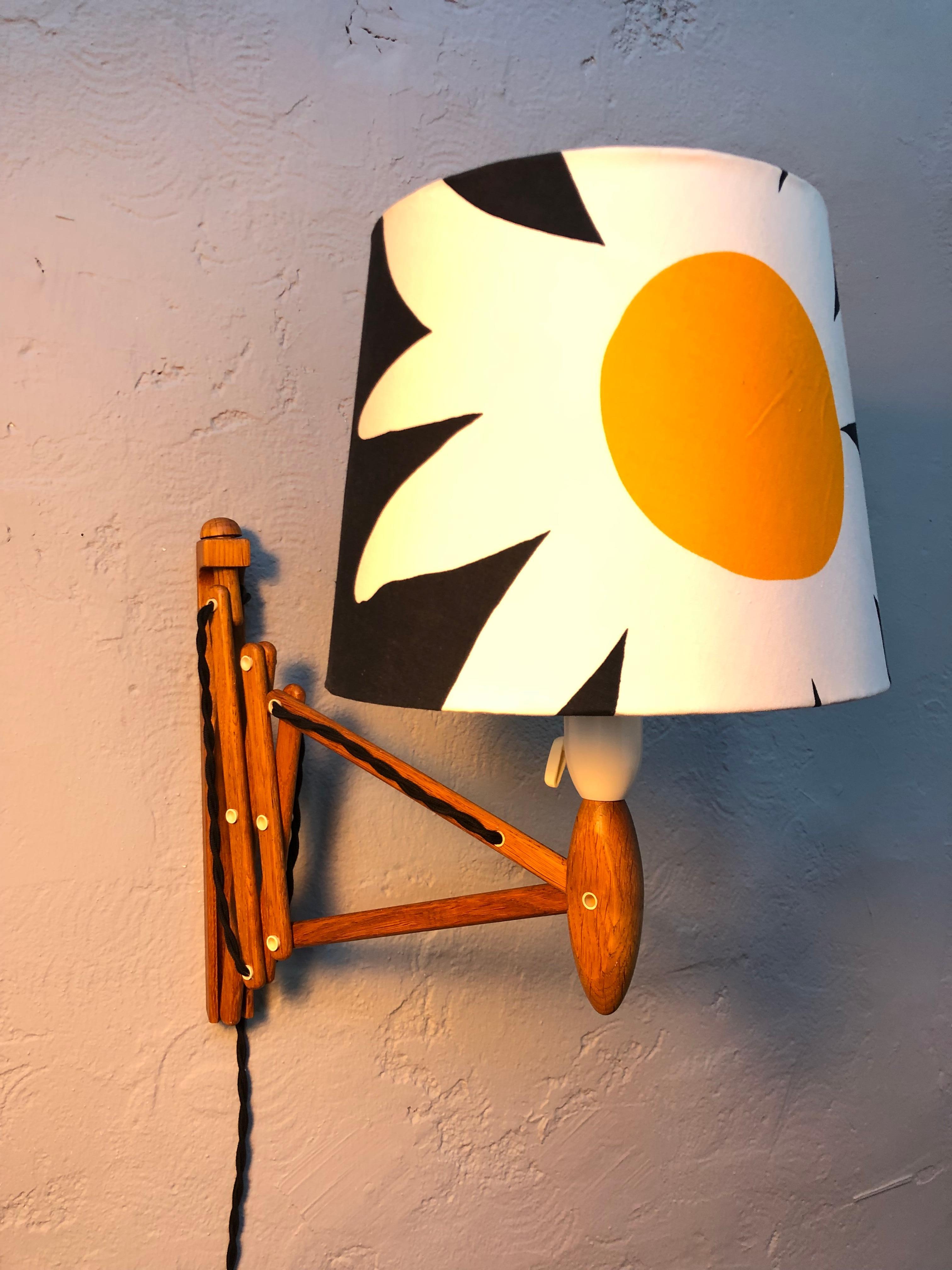 Mid-Century Modern Vintage Le Klint Scissor Lamp in Oak from the 1956s