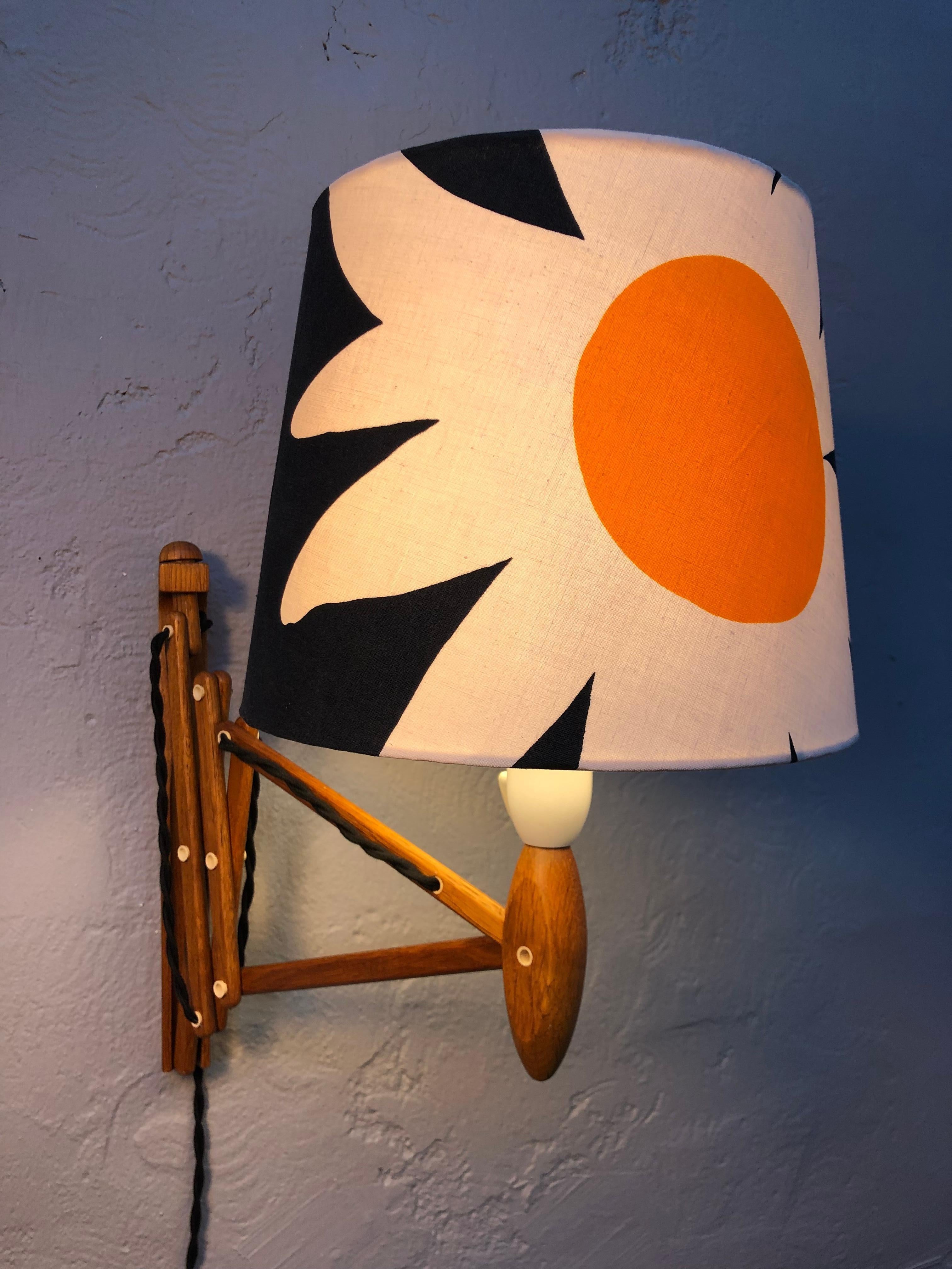 Hand-Crafted Vintage Le Klint Scissor Lamp in Oak from the 1956s