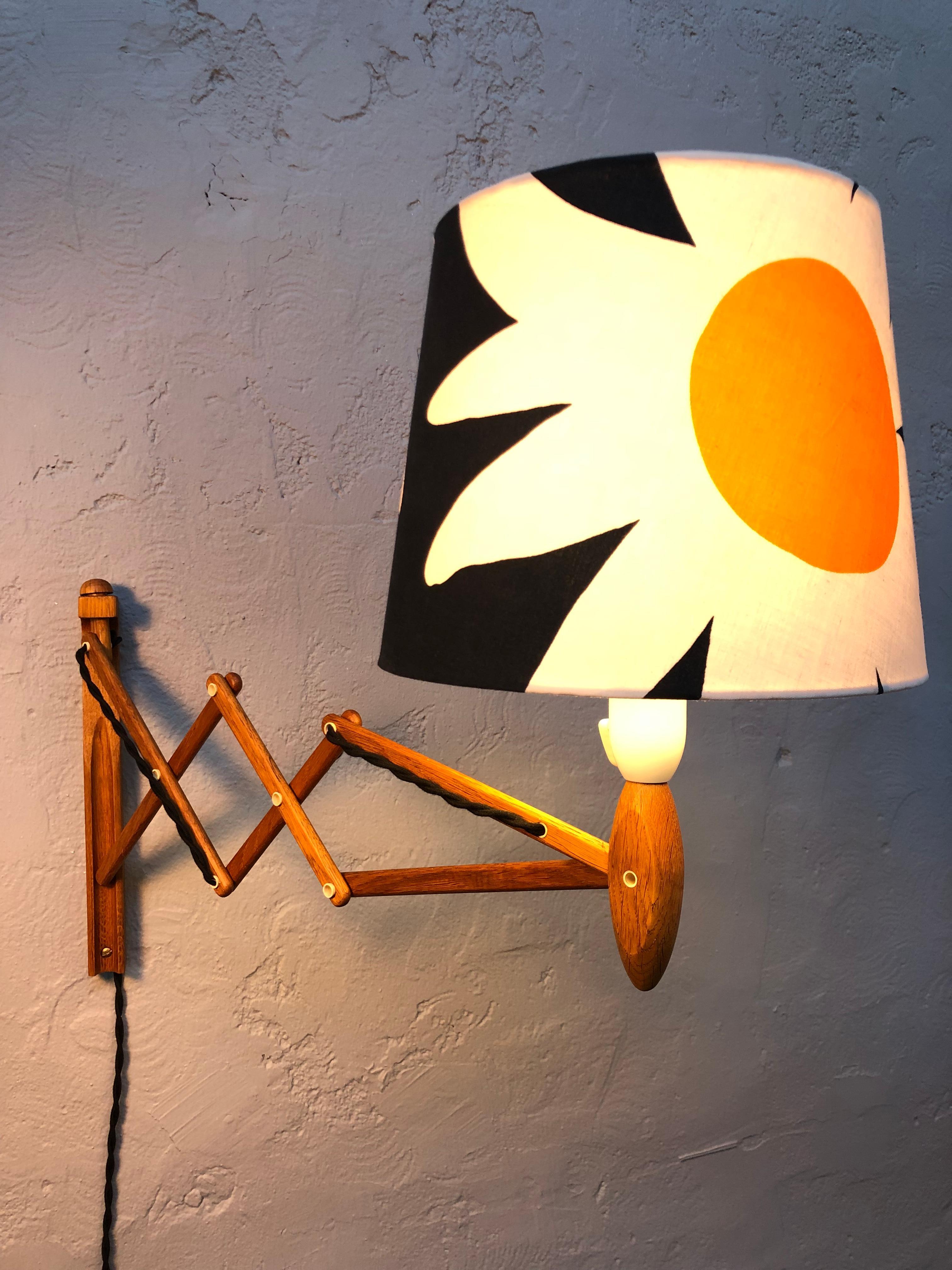 Vintage Le Klint Scissor Lamp in Oak from the 1956s In Good Condition In Søborg, DK