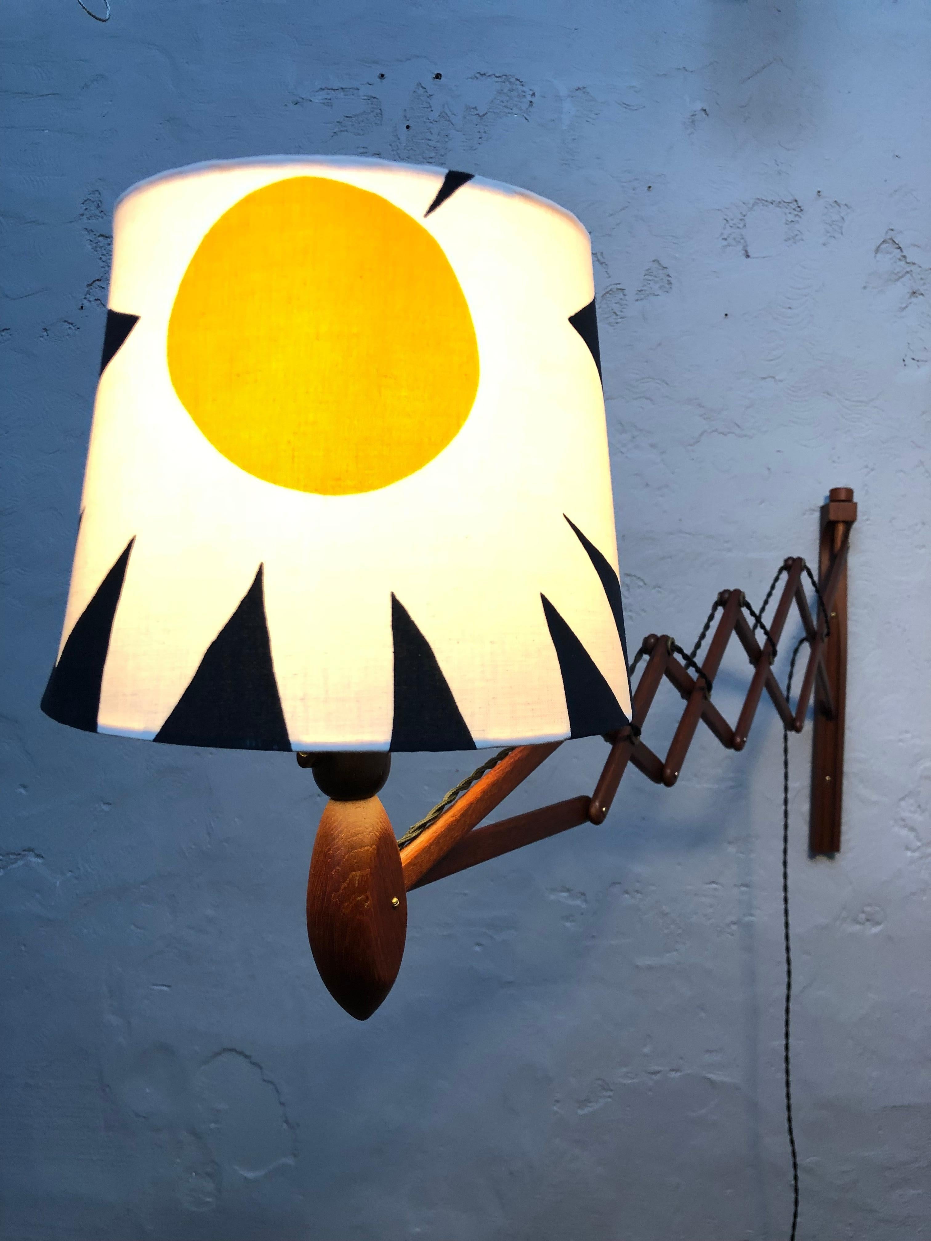 Danois Lampe à ciseaux vintage Le Klint en teck des années 1950 en vente