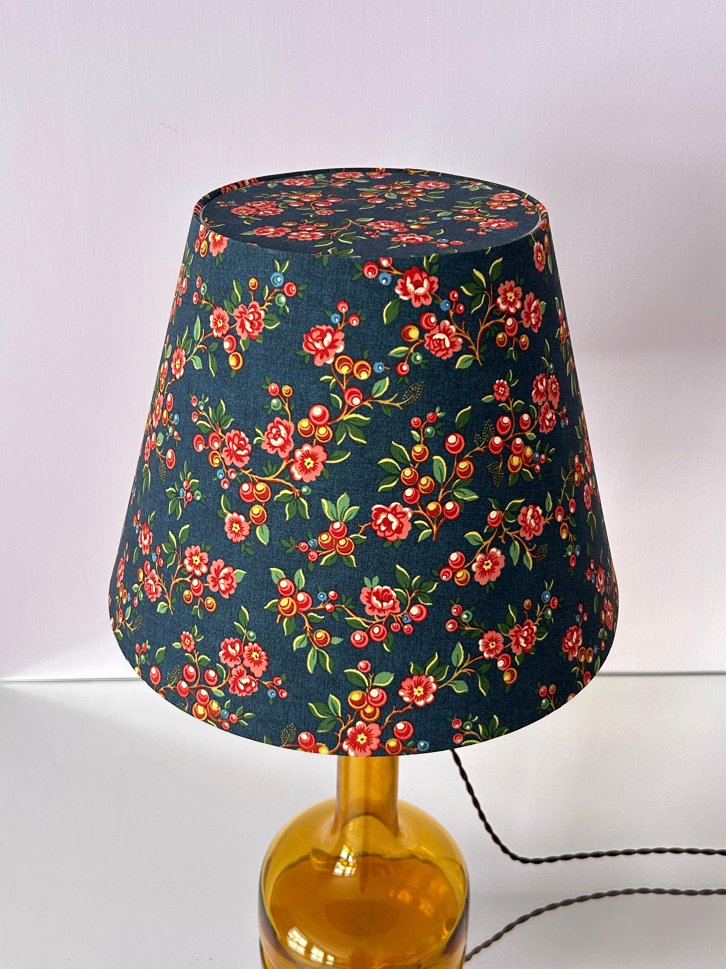 Vintage Le Klint Table Lamp in Amber with Floral Shade, Denmark, 20th Century For Sale 1