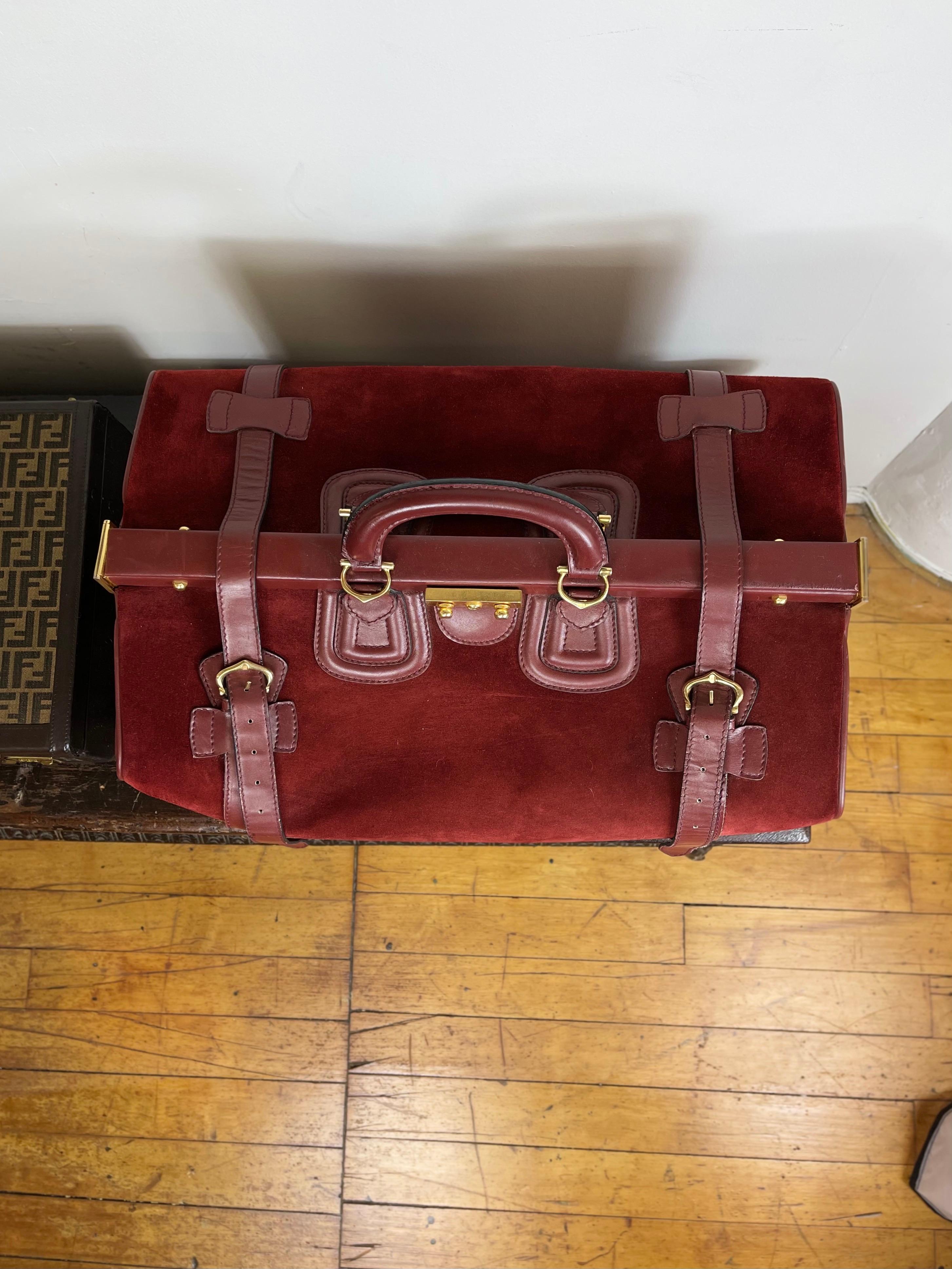 Vintage Le Must De Cartier Luggage Trunk Bag  1984 Burgundy Suede and Leather In Good Condition For Sale In Jersey City, NJ